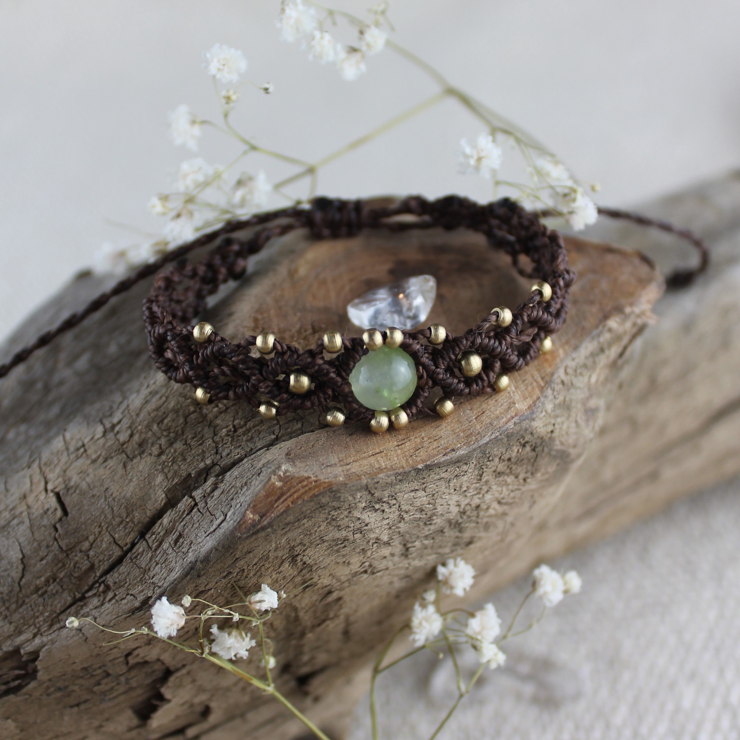 Olivin Edelsteinarmband Makramee dunkelbraun goldfarben