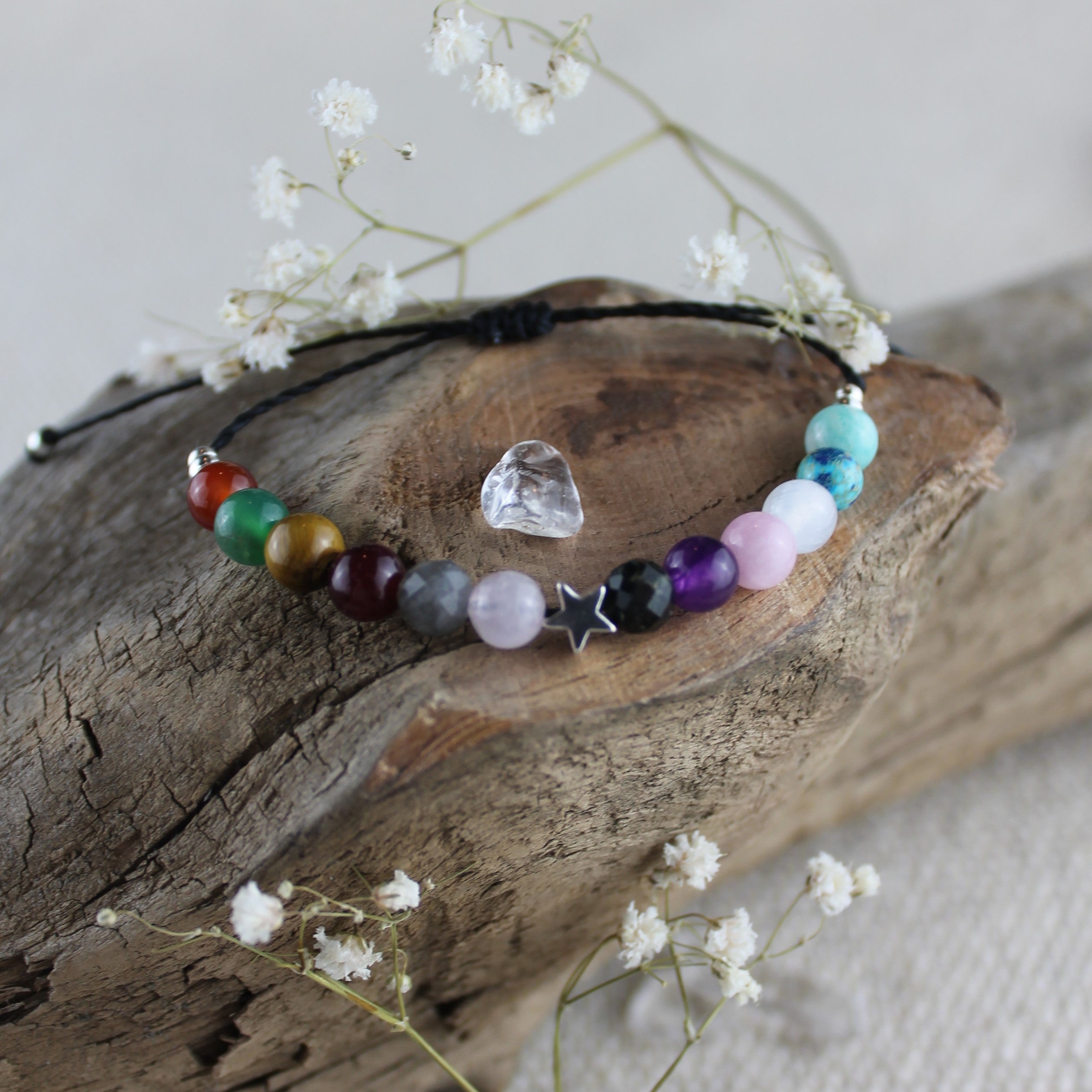 Rauhnacht Edelsteinarmband Makramee personalisiert mit Stern gold- oder silberfarben