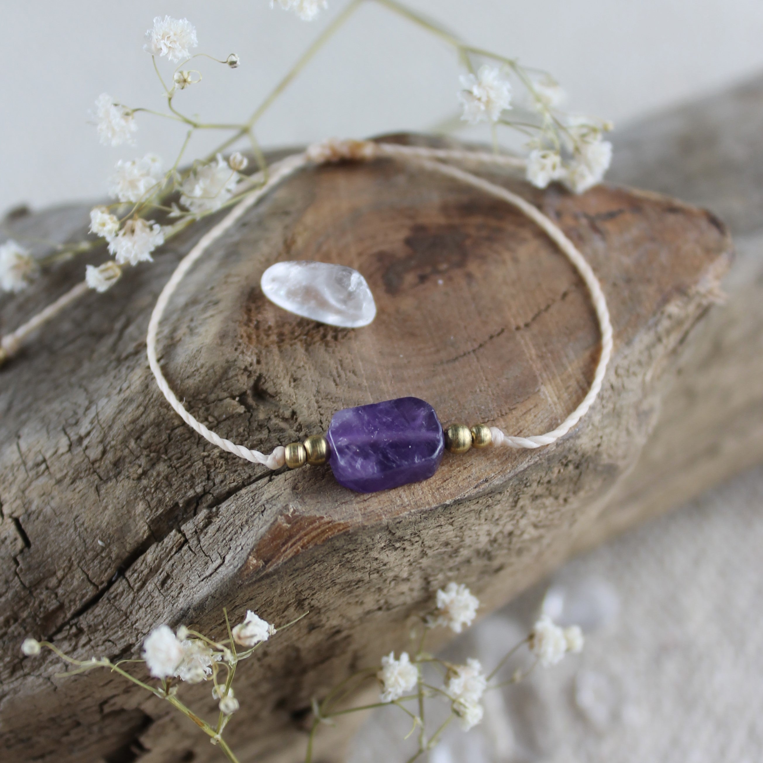Amethyst pur Edelsteinarmband Makramee goldfarben