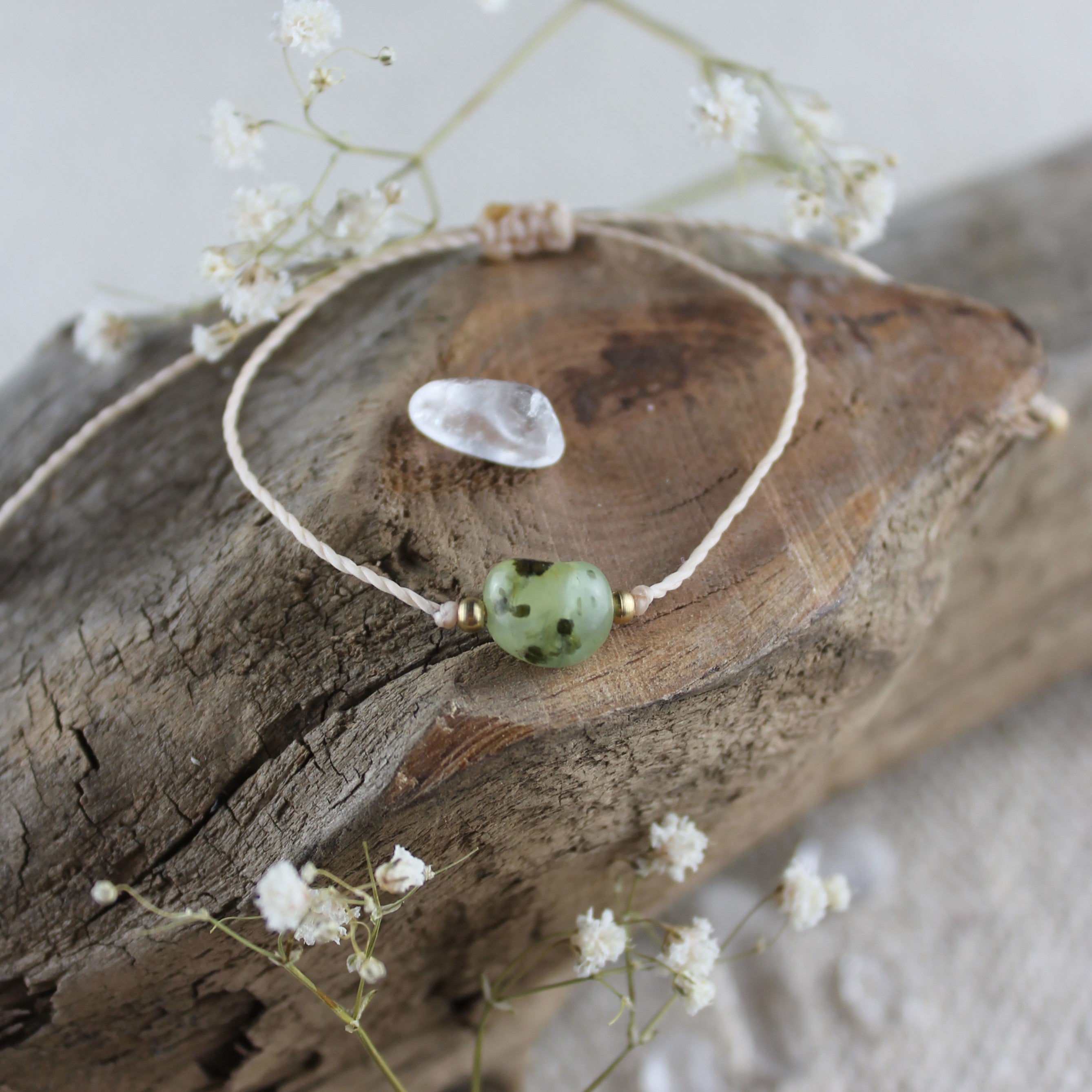 Olivin pur Edelsteinarmband Makramee goldfarben