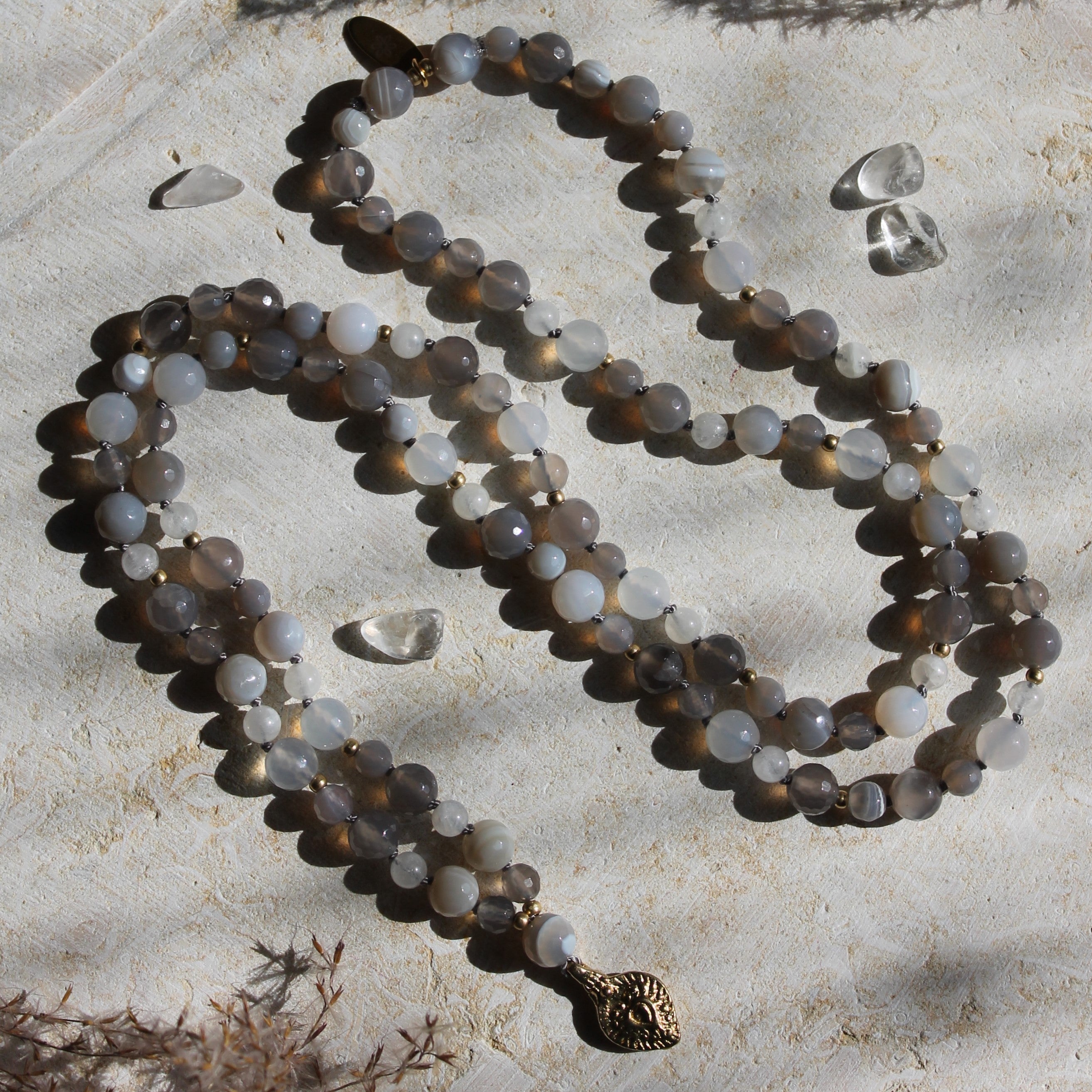 Achat, Bandachat, Mondstein Mala goldfarben