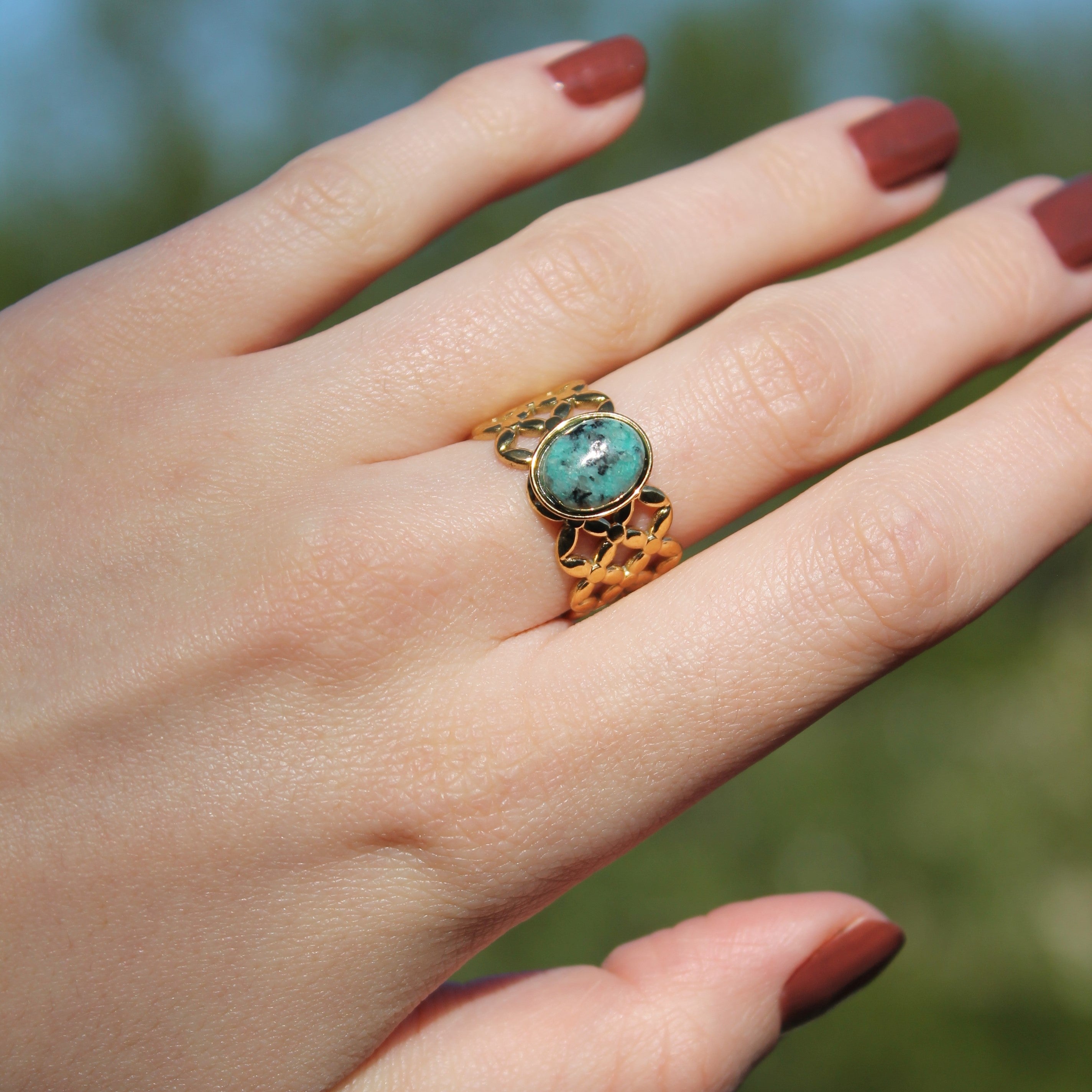 Afrikanischer Jaspis Edelsteinring AMARI größenverstellbar goldfarben