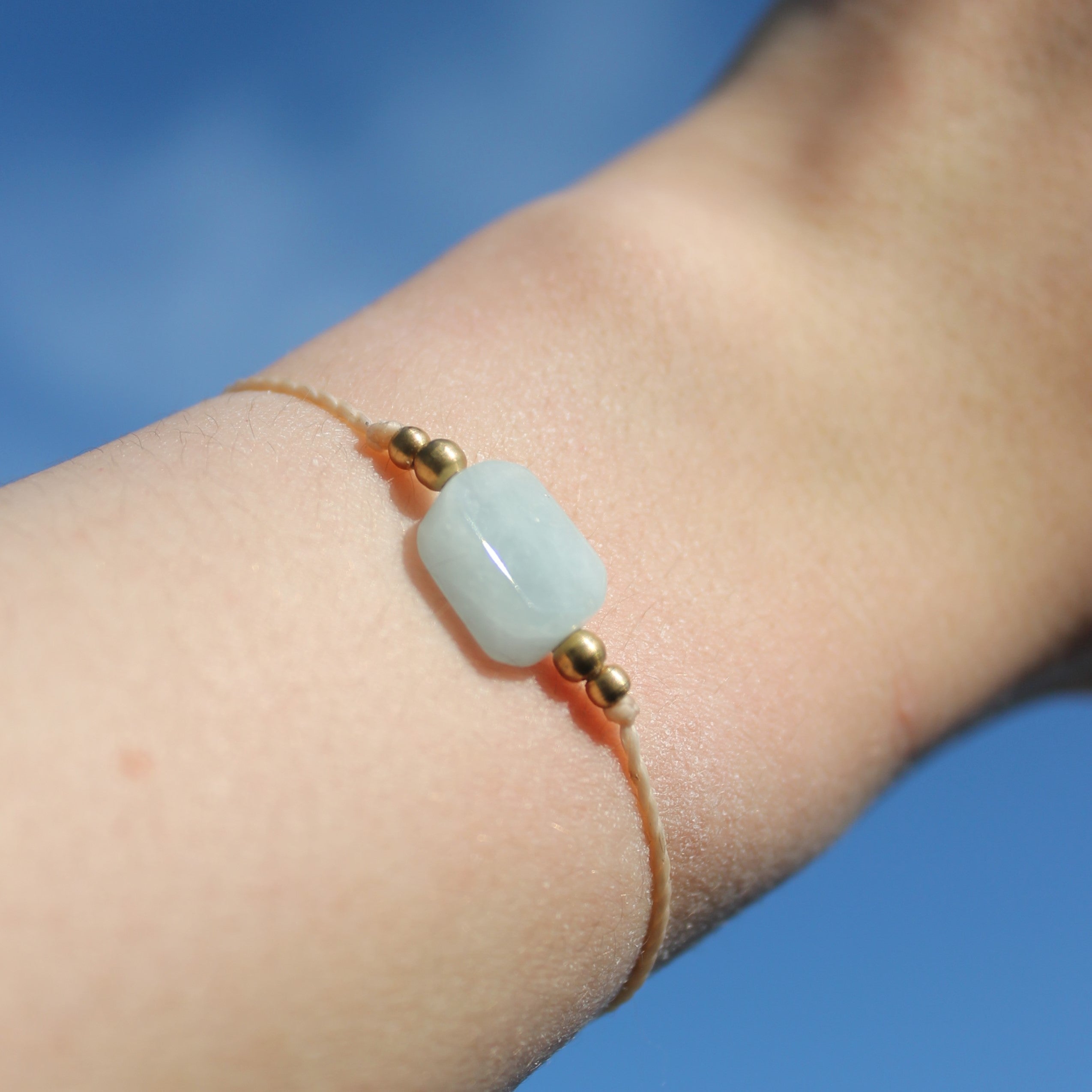 Amazonit pur Edelsteinarmband Makramee goldfarben