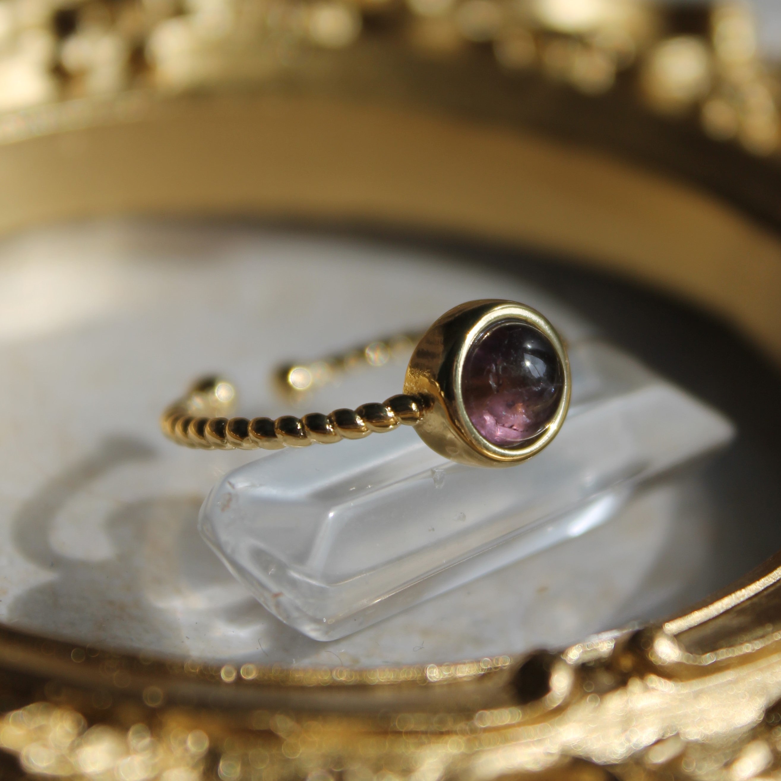 Amethyst Edelsteinring YUNA größenverstellbar goldfarben