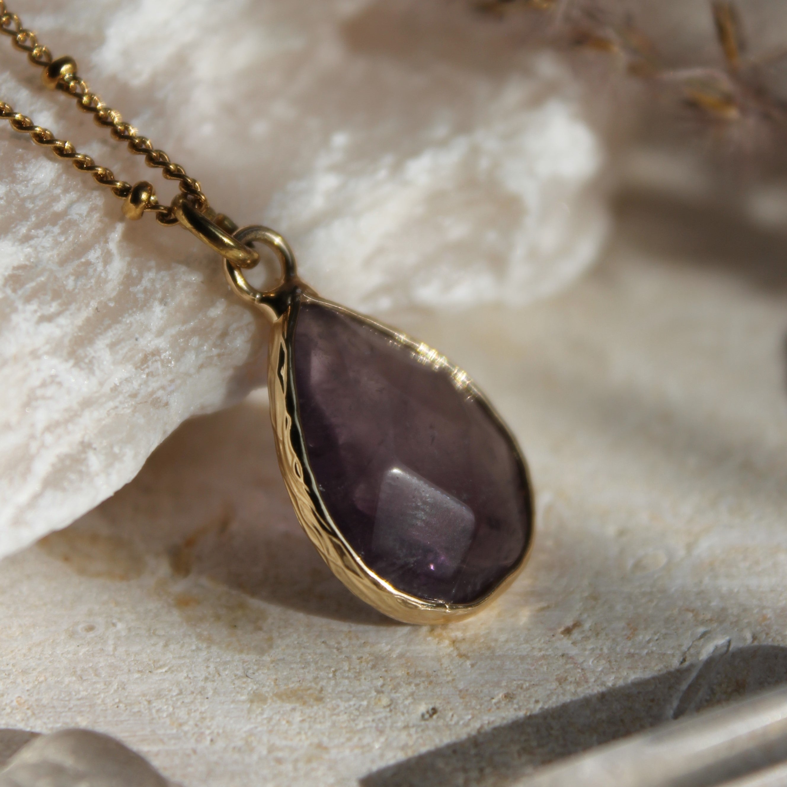 Amethyst Tropfen Edelsteinanhänger Kette goldfarben
