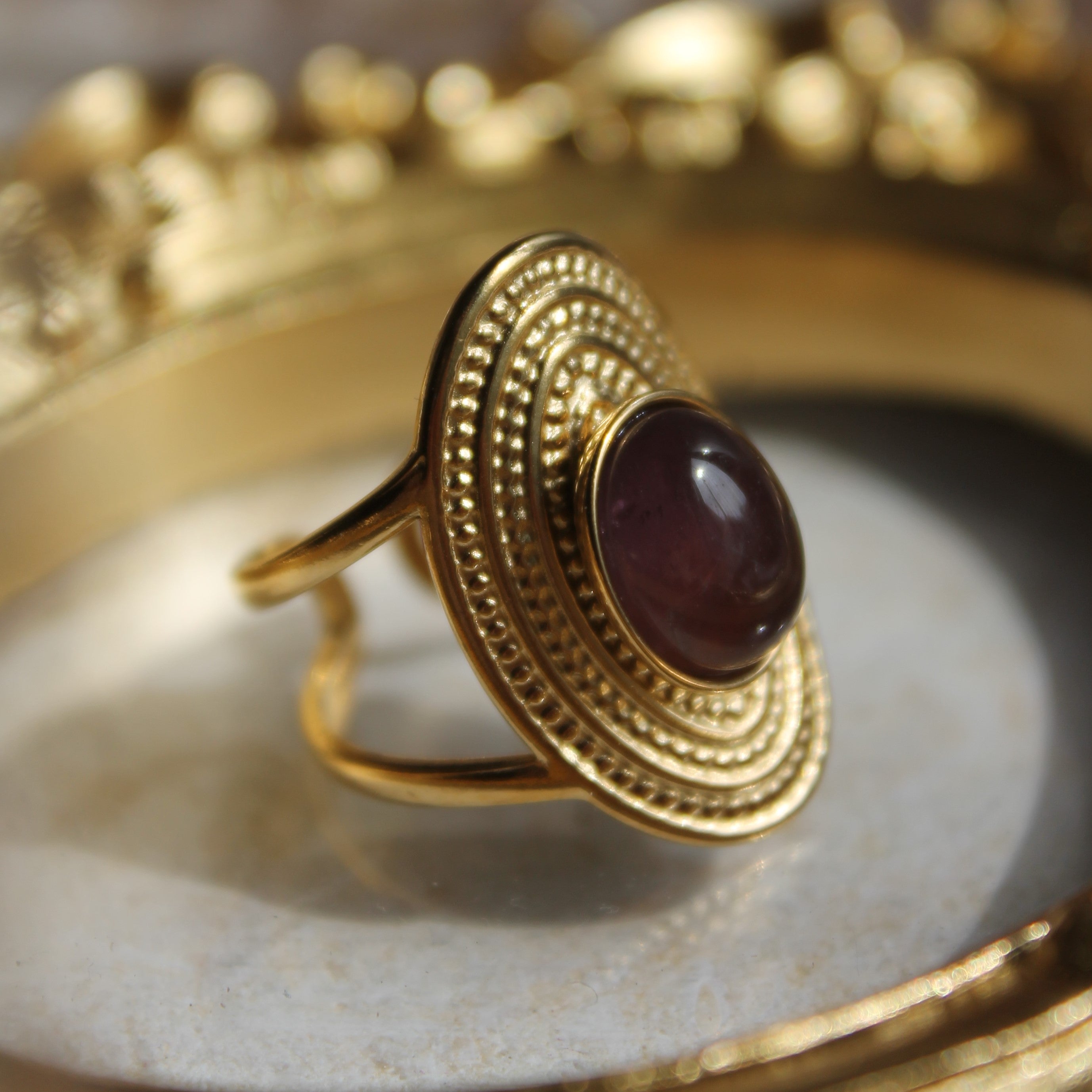 Amethyst Edelsteinring ANANDA größenverstellbar goldfarben
