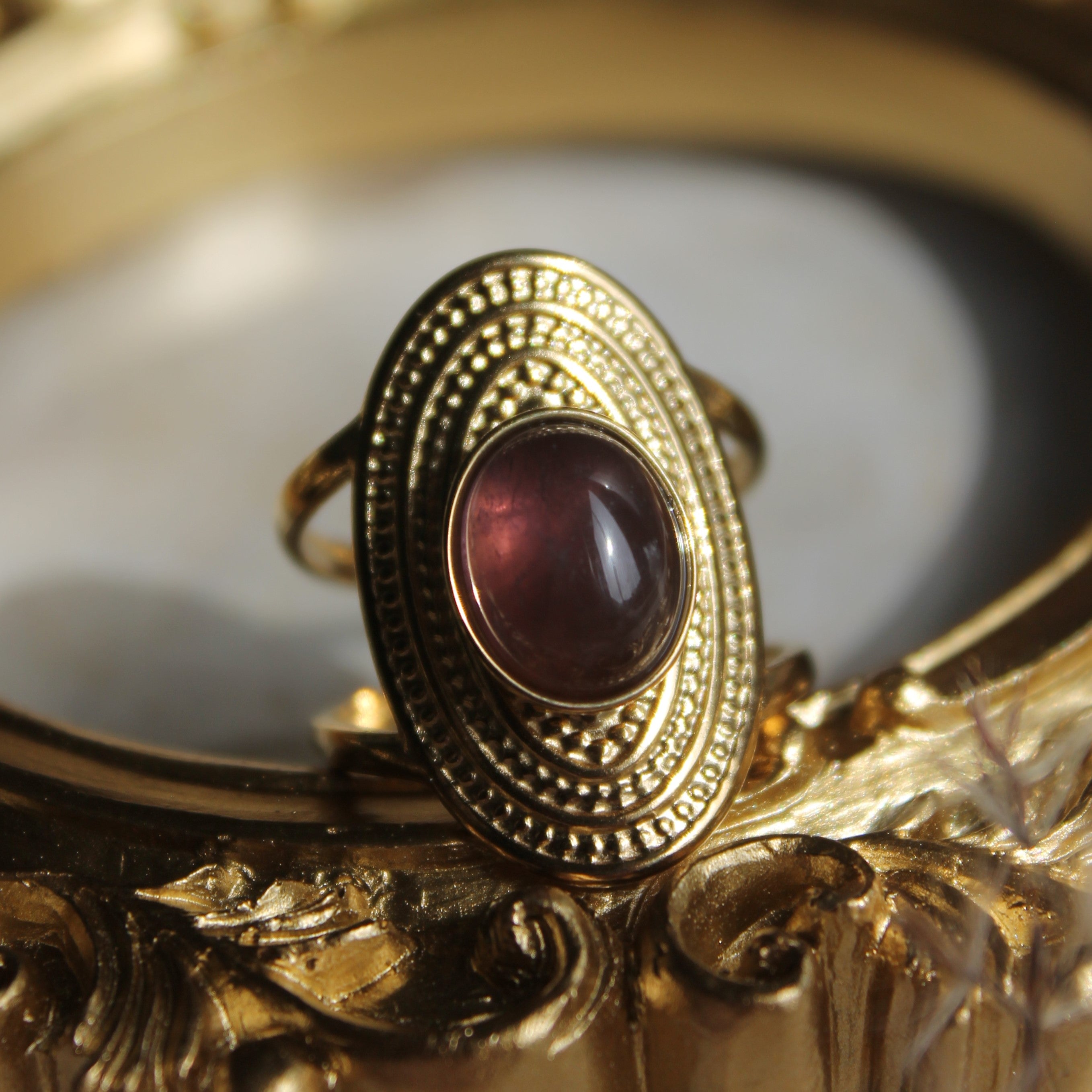 Amethyst Edelsteinring ANANDA größenverstellbar goldfarben