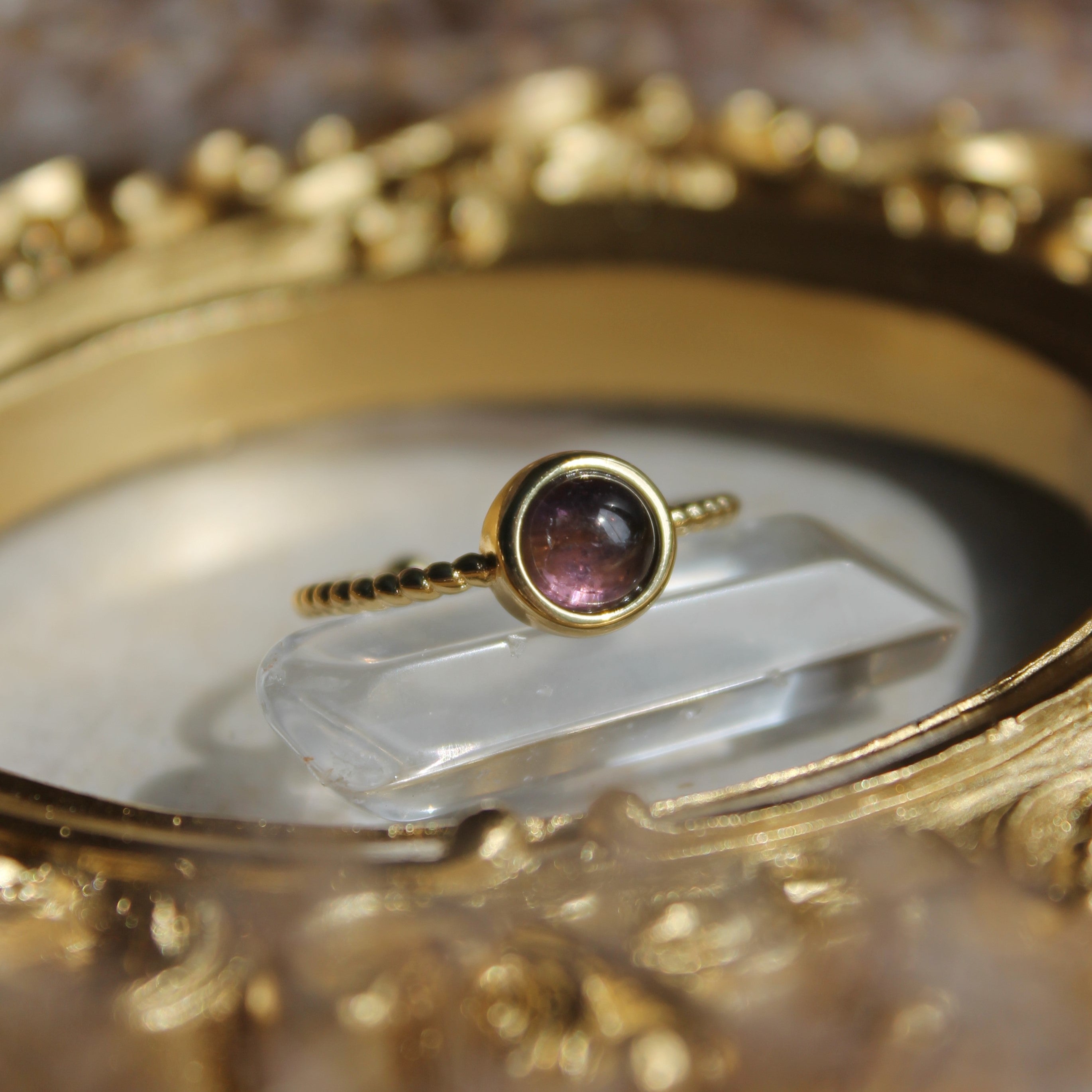 Amethyst Edelsteinring YUNA größenverstellbar goldfarben