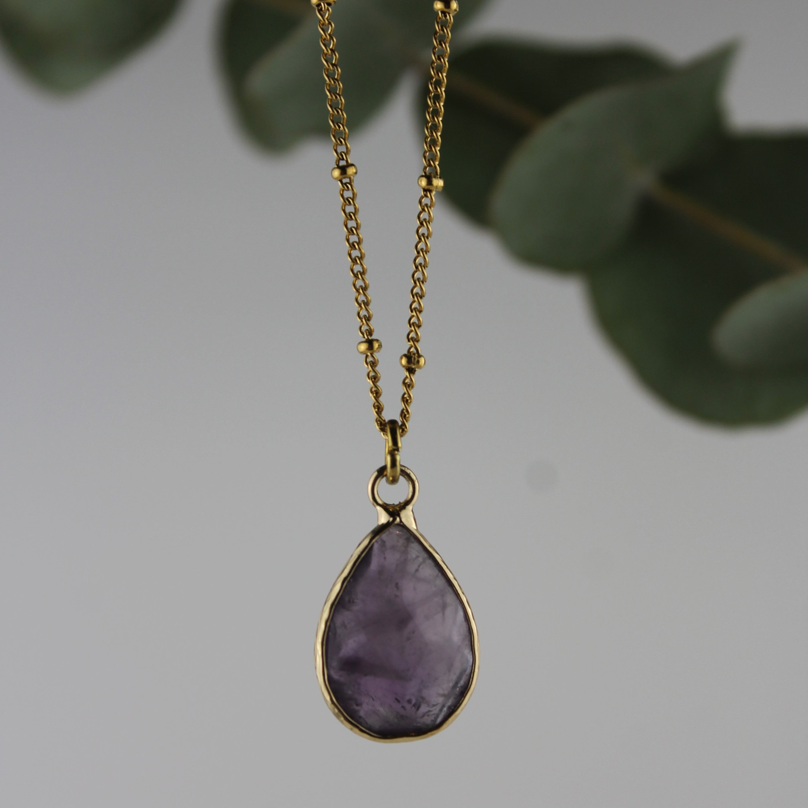 Amethyst Tropfen Edelsteinanhänger Kette goldfarben