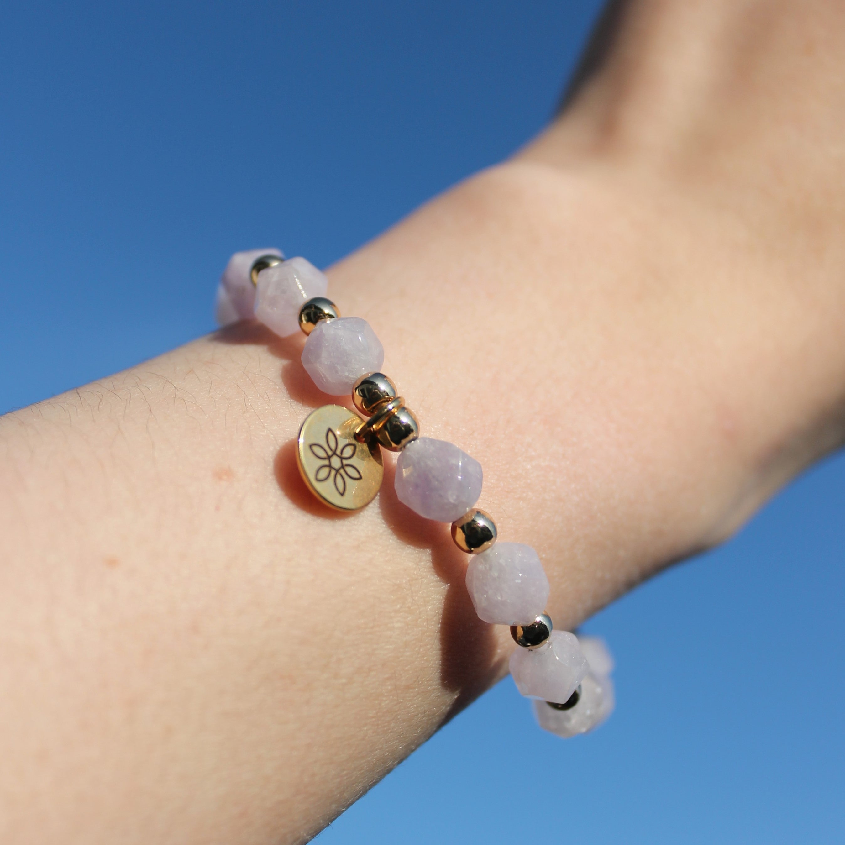 Amethyst Edelsteinarmband mit Hämatit goldfarben