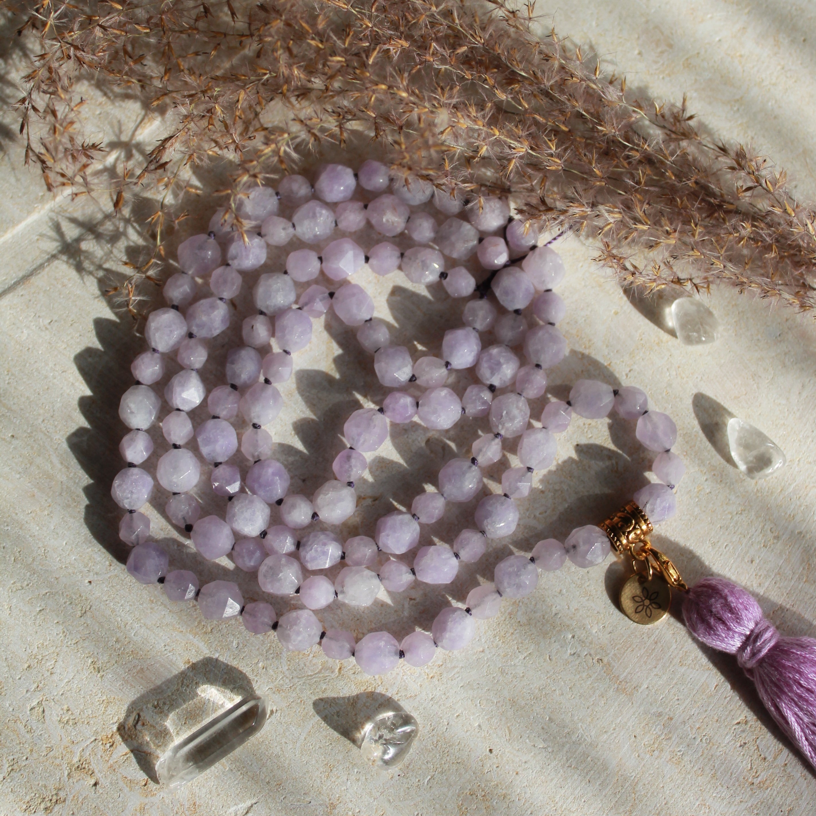 Amethyst Mala facettiert goldfarben