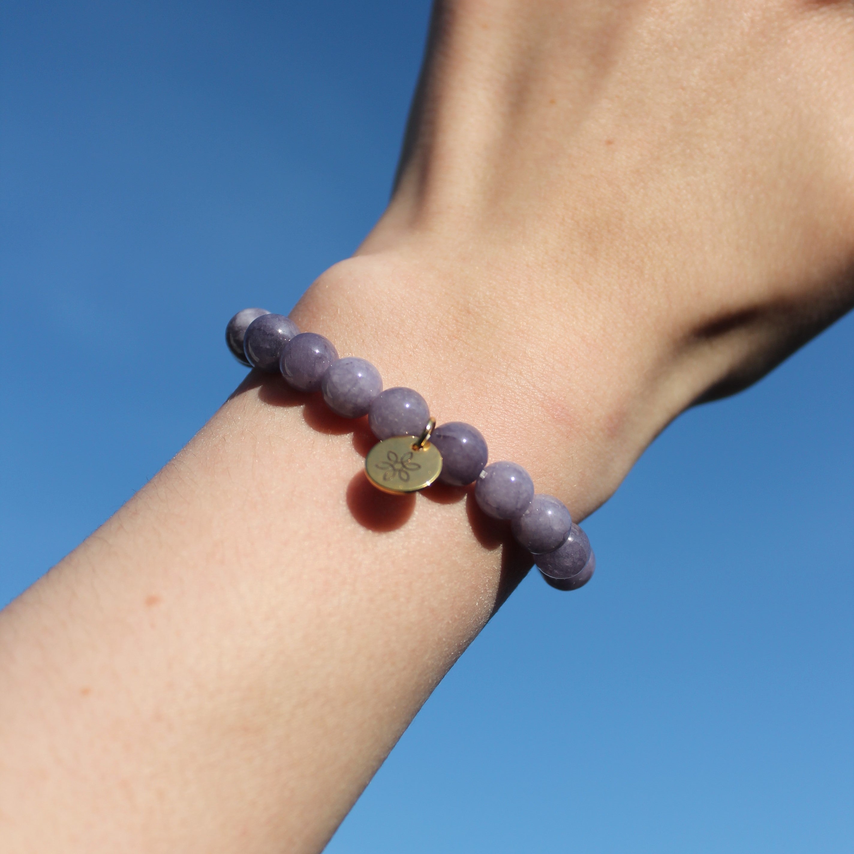 Amethyst Edelsteinarmband mit Hämatit Perle goldfarben
