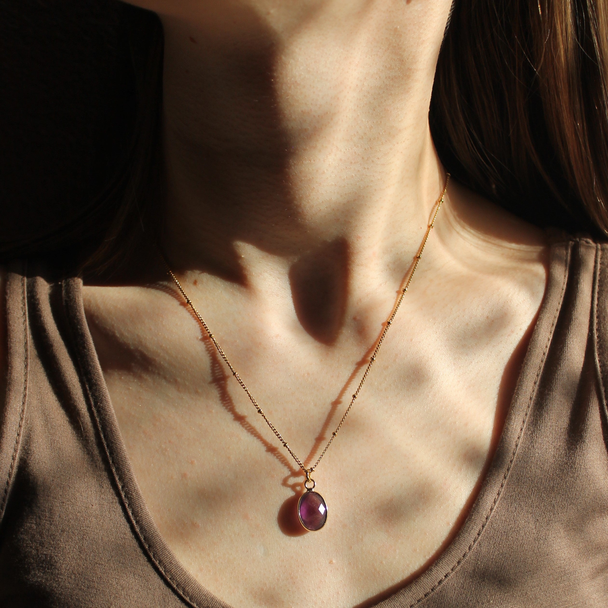 Amethyst klein Edelsteinanhänger Kette goldfarben