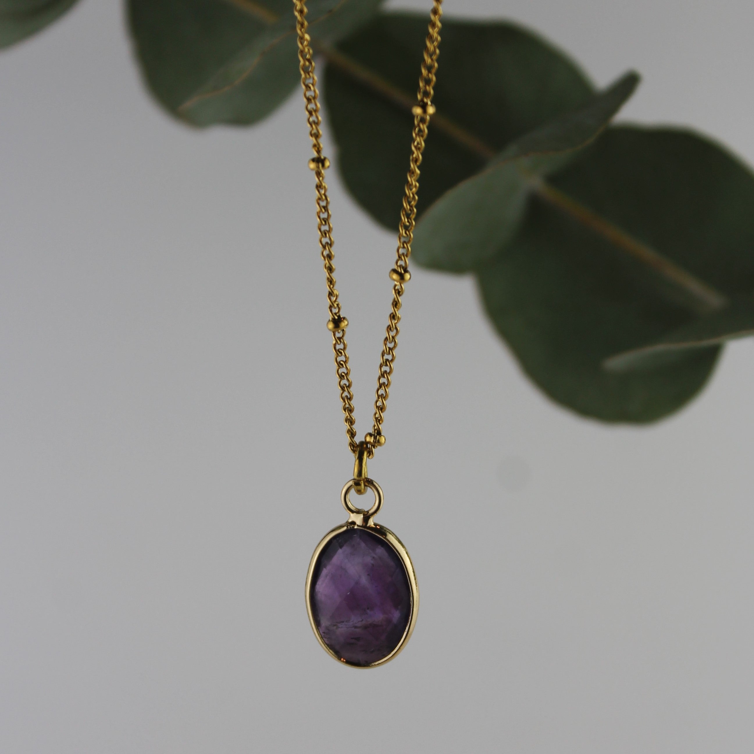 Amethyst klein Edelsteinanhänger Kette goldfarben