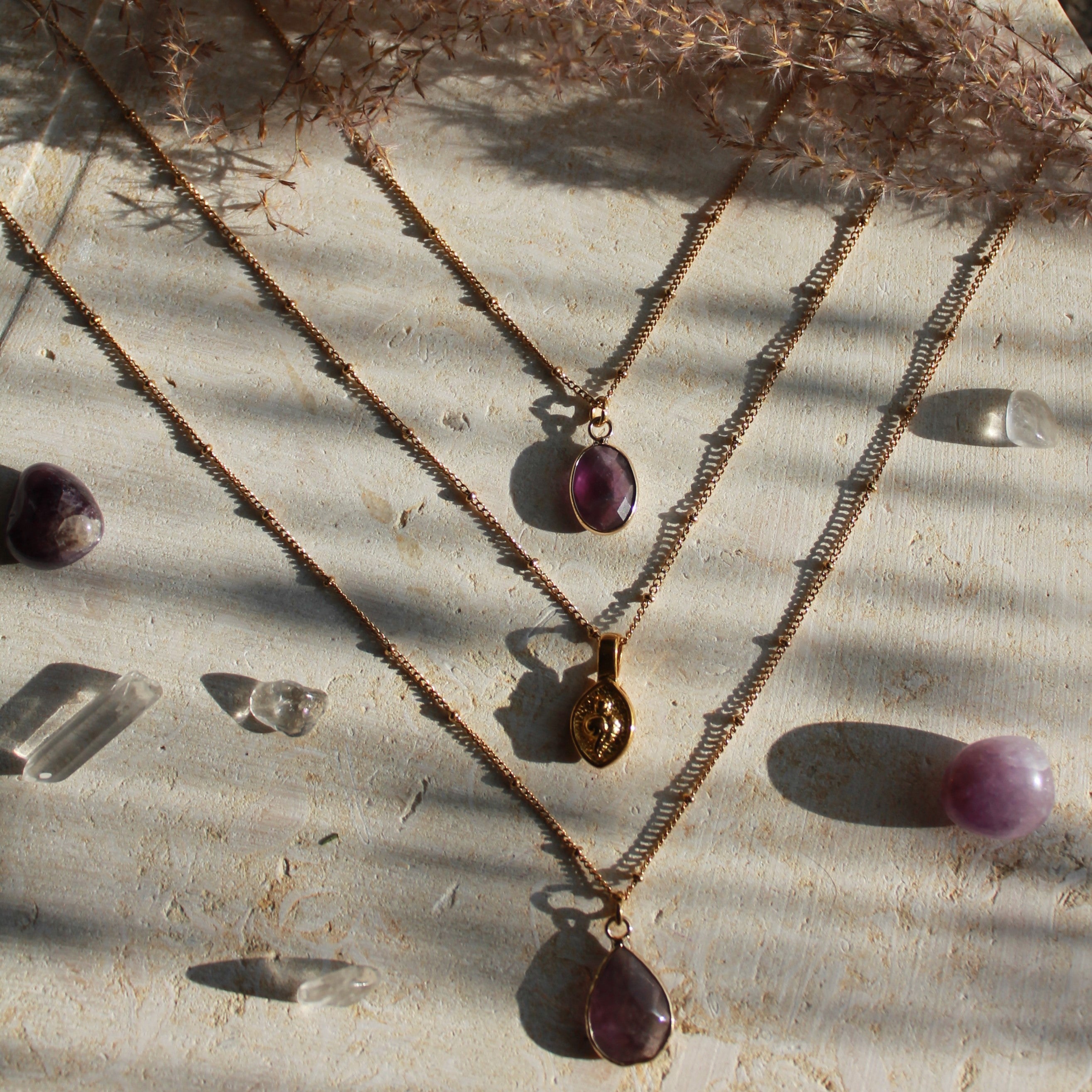 Amethyst Tropfen Edelsteinanhänger Kette goldfarben
