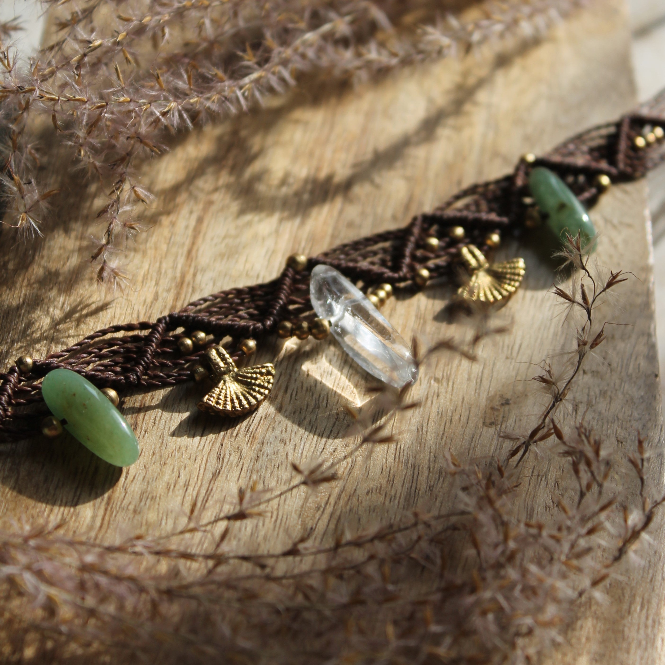 Bergkristall grüner Aventurin Choker Kette Makramee goldfarben