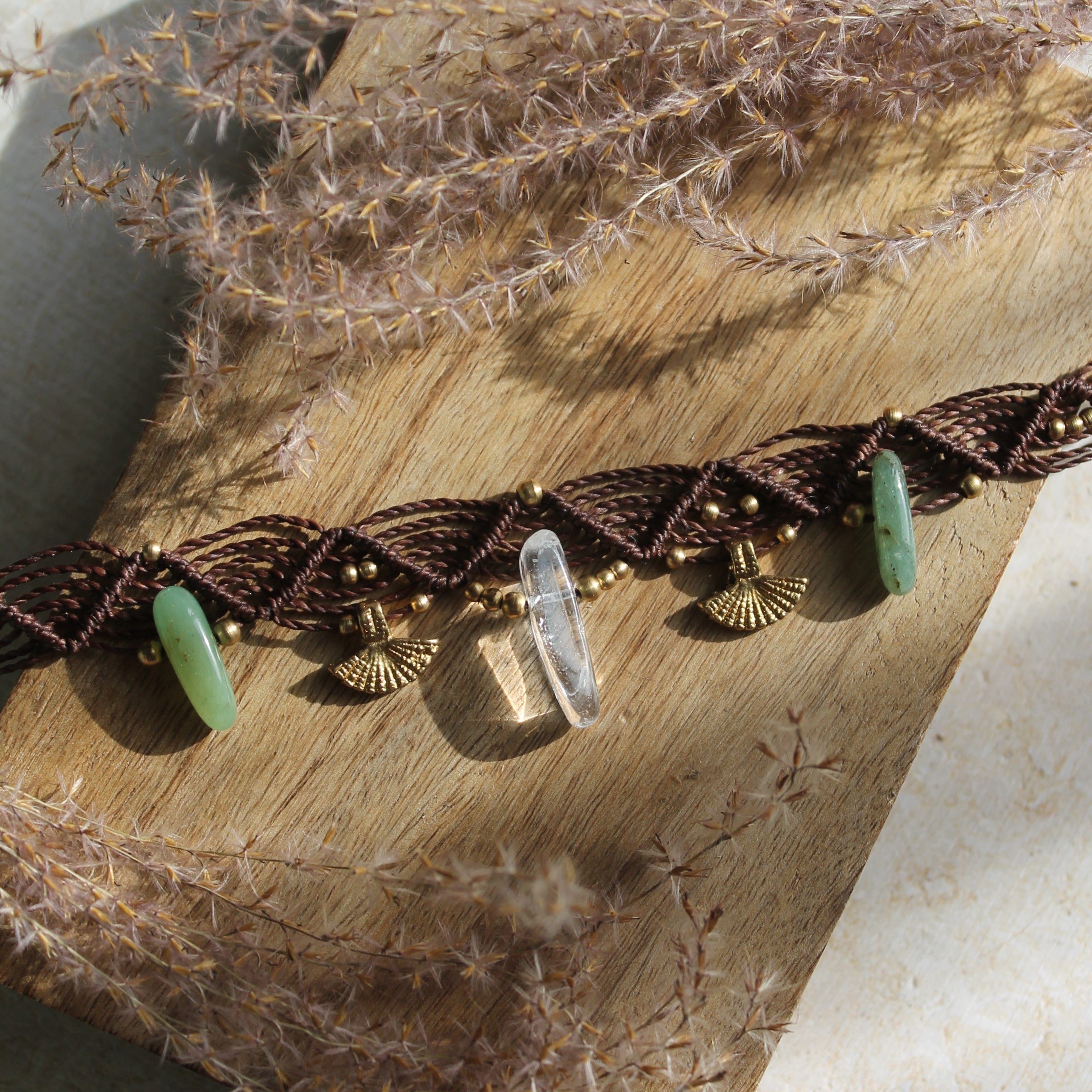 Bergkristall grüner Aventurin Choker Kette Makramee goldfarben