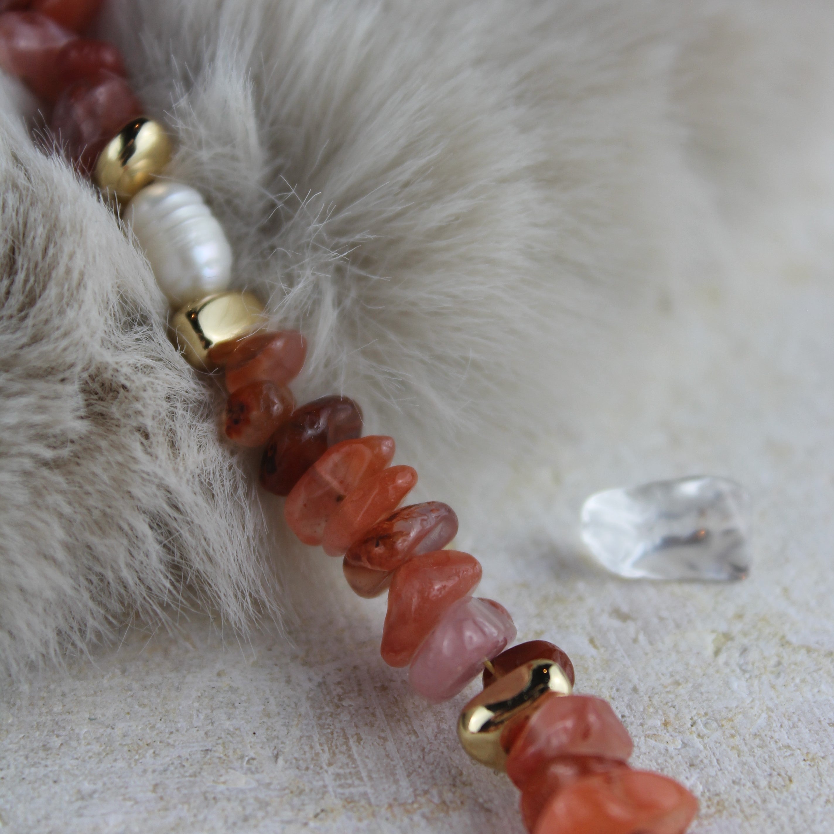 Carneol mit Süßwasserperlen Edelsteinkette Hämatit goldfarben