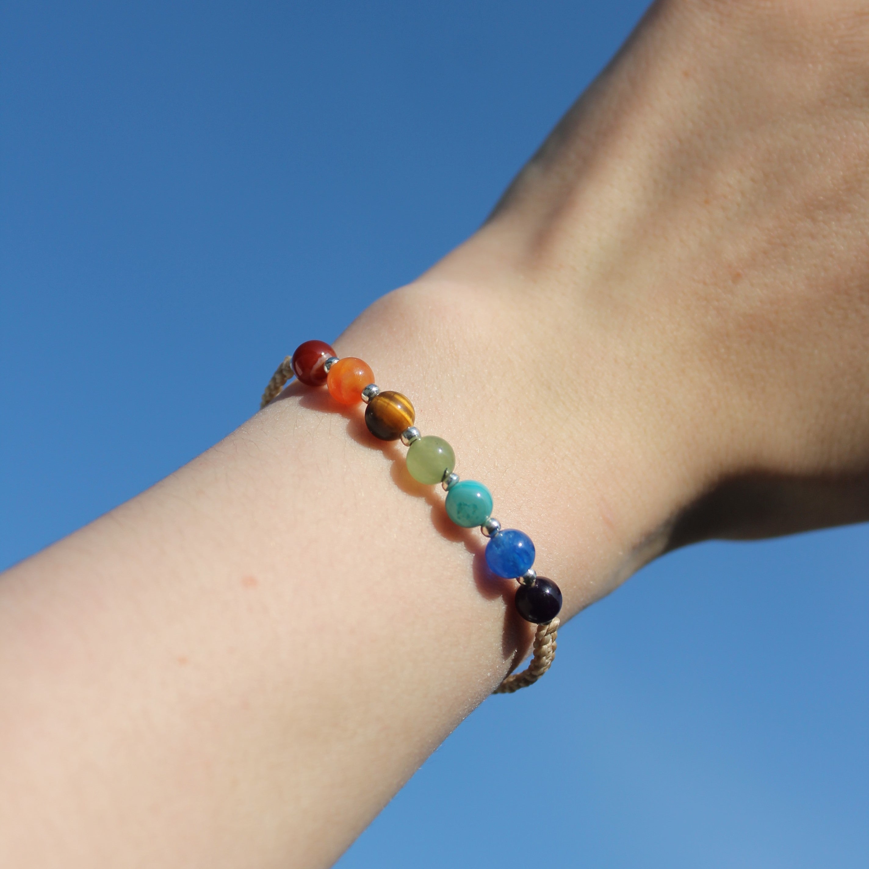 Chakra Edelsteinarmband Makramee personalisiert gold- oder silberfarben 6mm