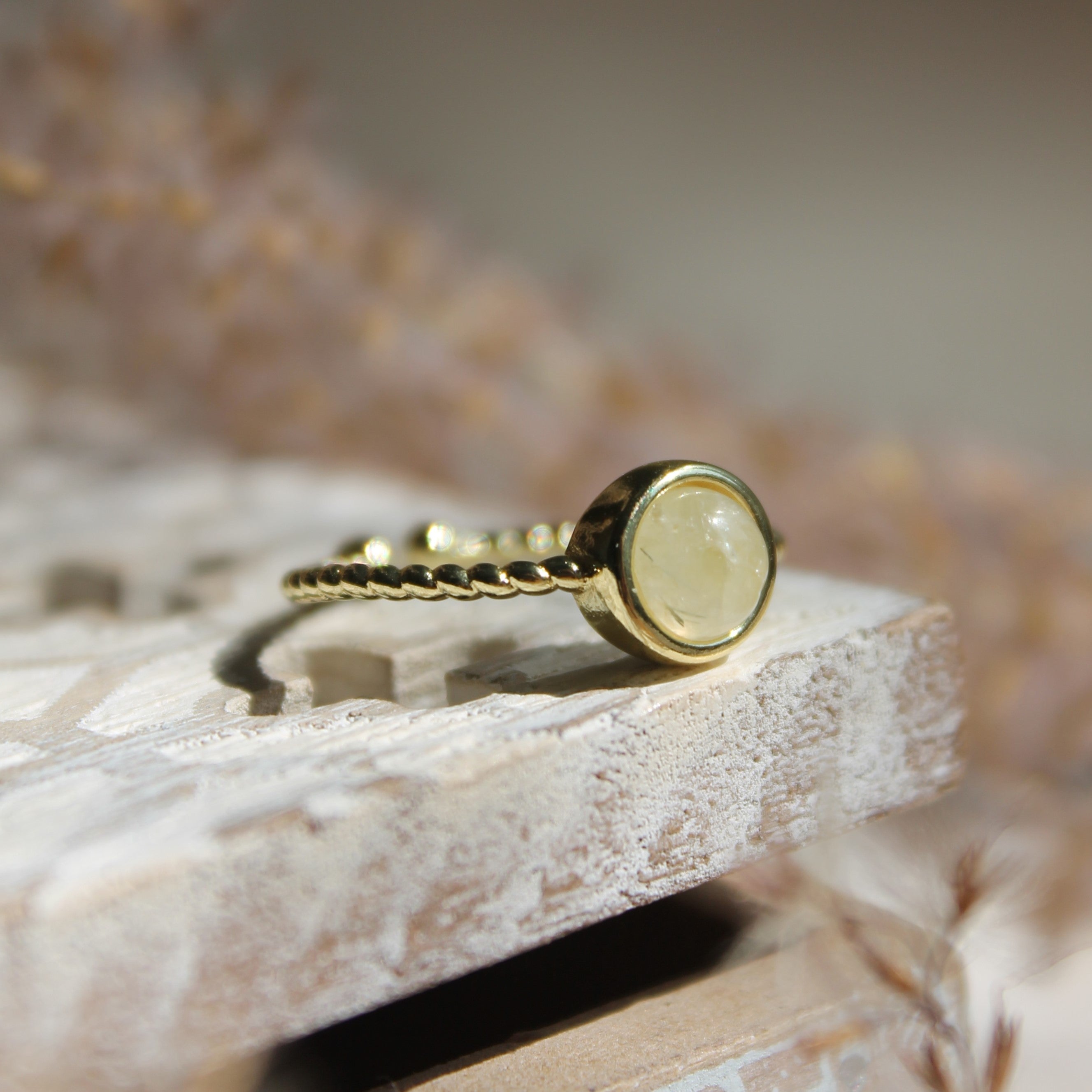 Citrin Edelsteinring YUNA größenverstellbar goldfarben