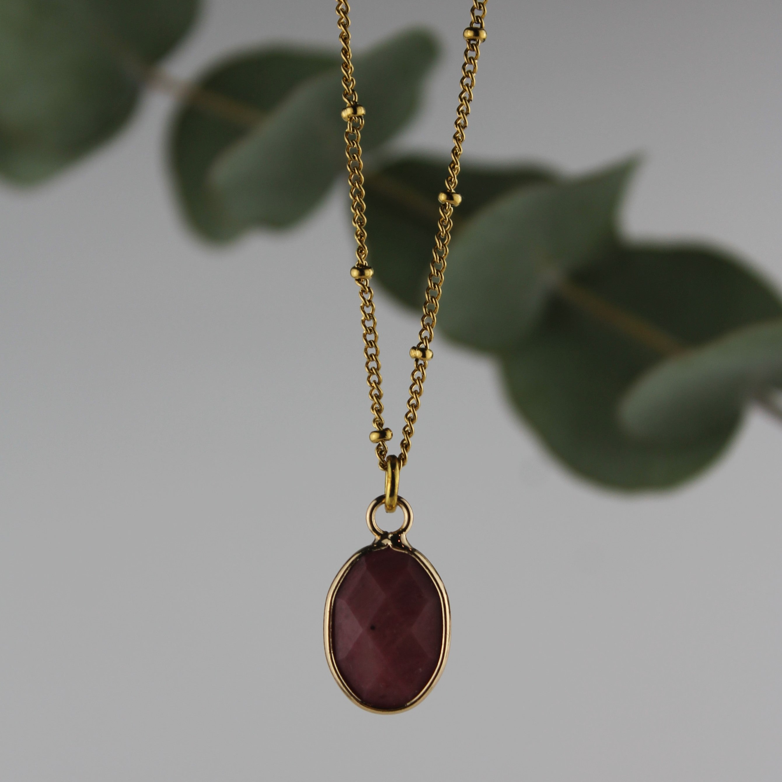 Rhodochrosit klein Edelsteinanhänger Kette goldfarben