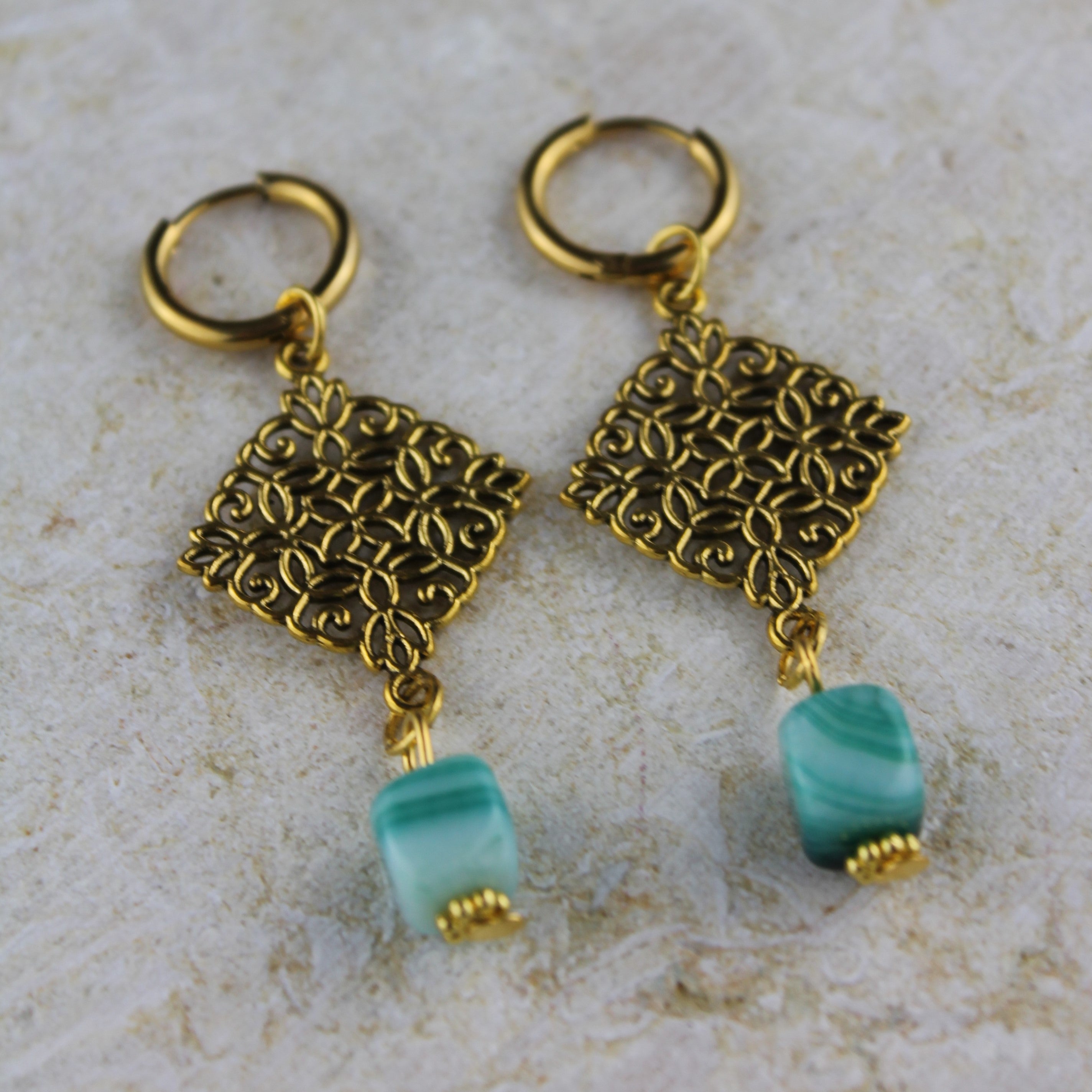 FLORA Ohrringe mit grünem Bandachat goldfarben