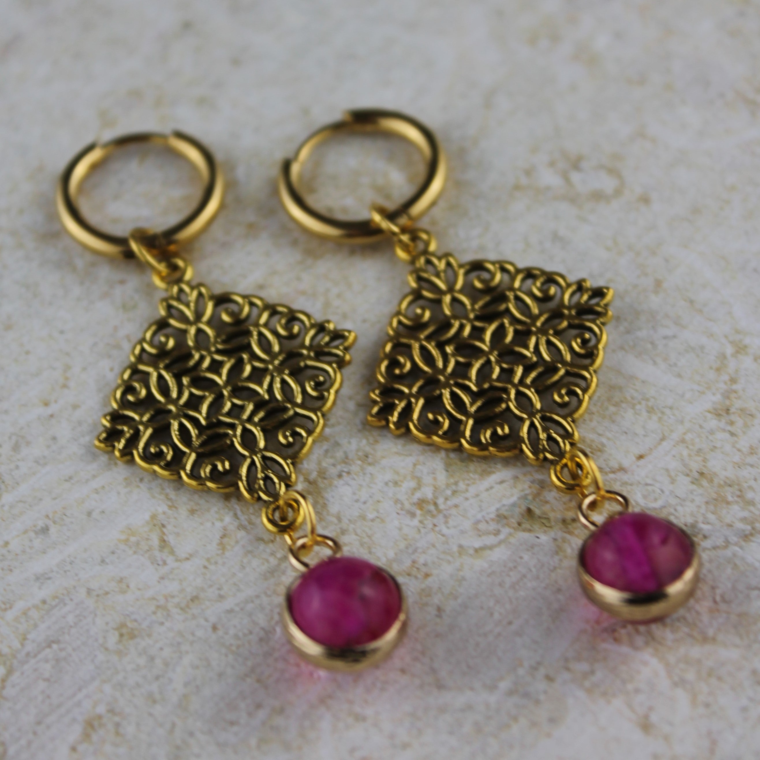 FLORA Ohrringe mit pinkem Jade goldfarben