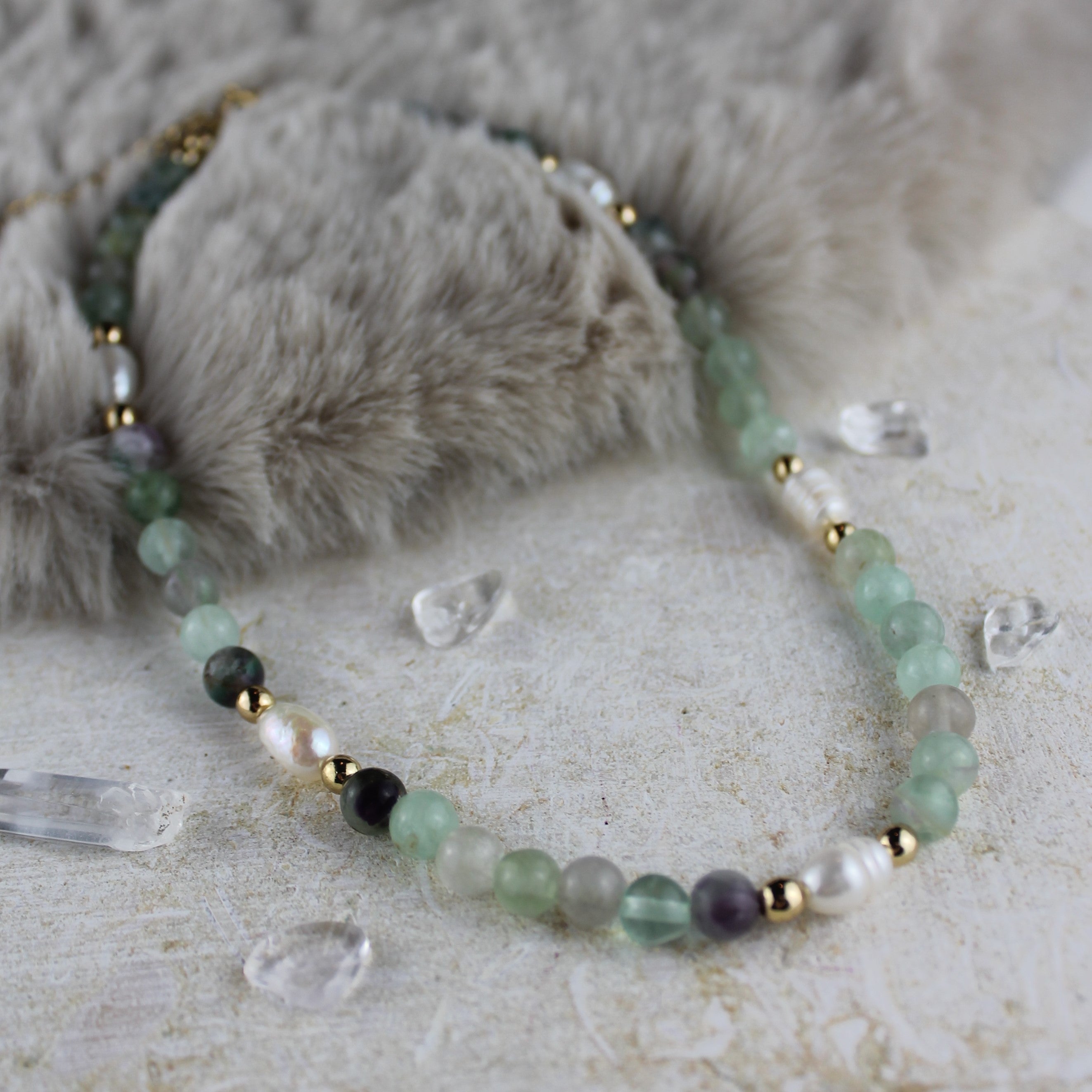 Fluorit mit Süßwasserperlen Choker Kette Hämatit goldfarben