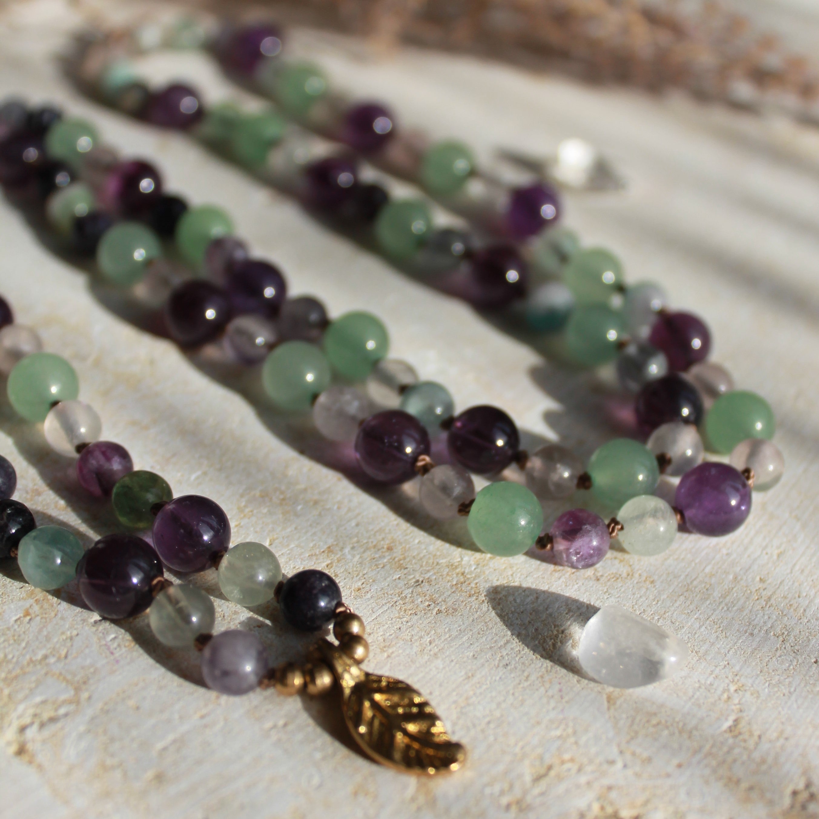 Amethyst, Aventurin mit Fluorit Mala goldfarben