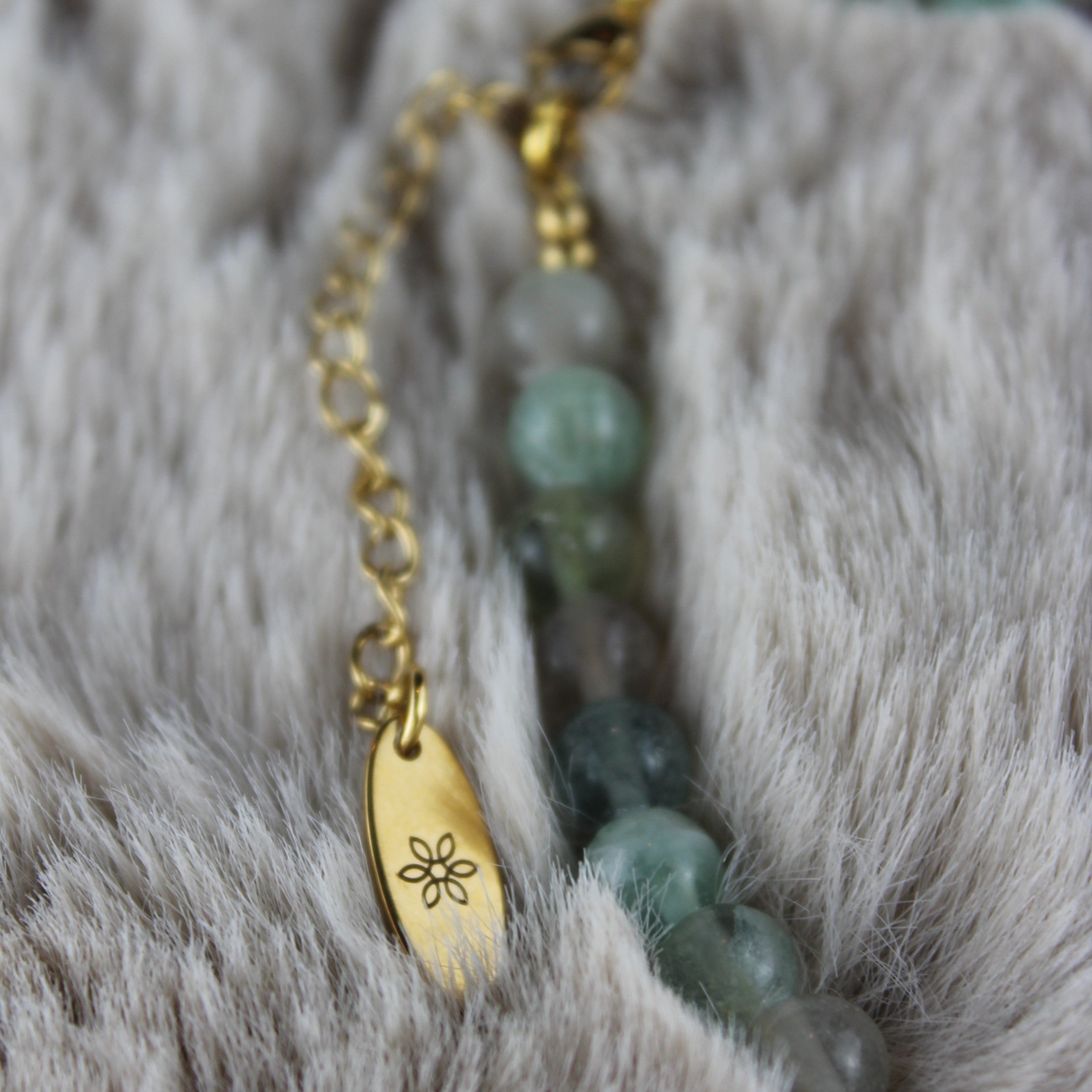 Fluorit Edelstein Choker Kette goldfarben