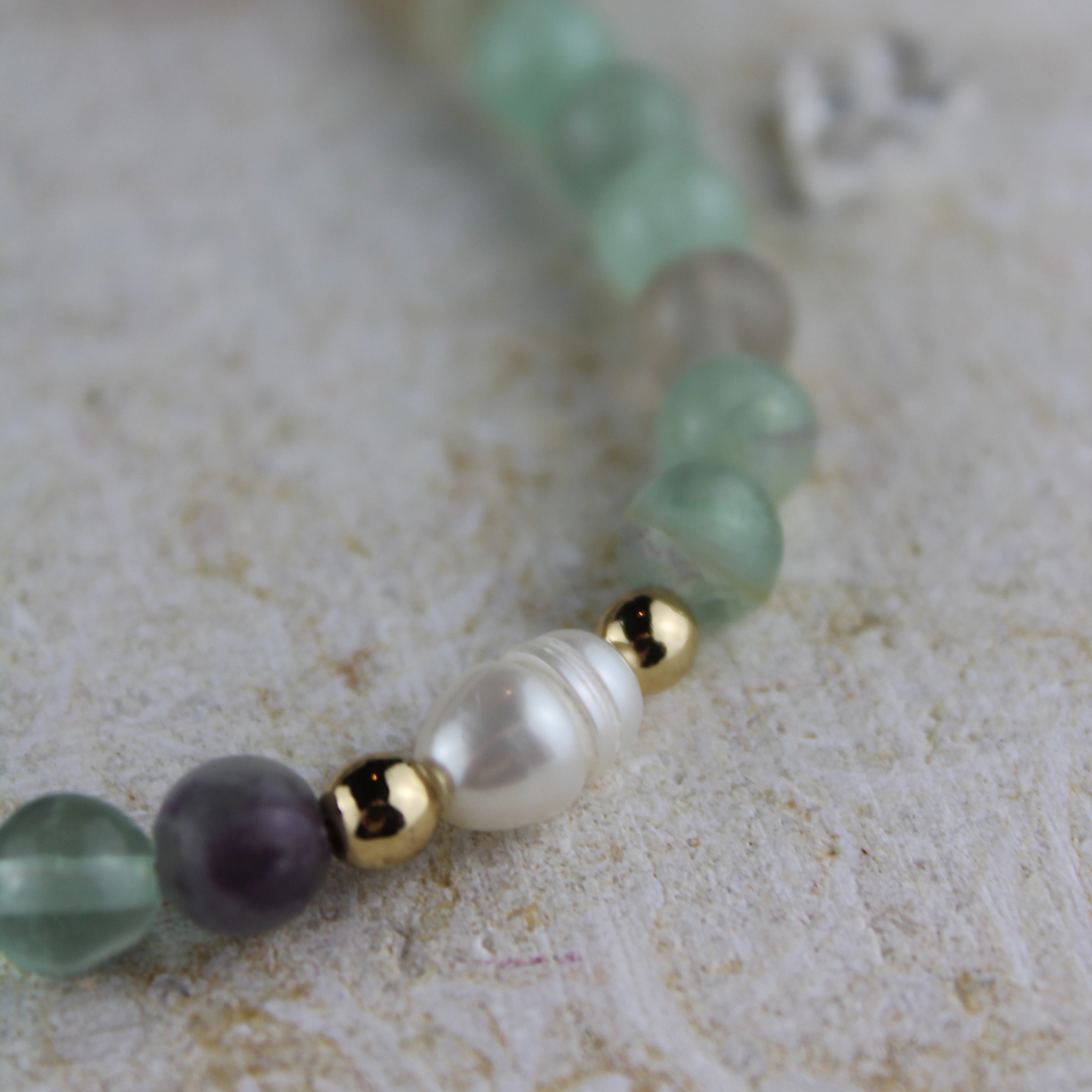 Fluorit mit Süßwasserperlen Choker Kette Hämatit goldfarben