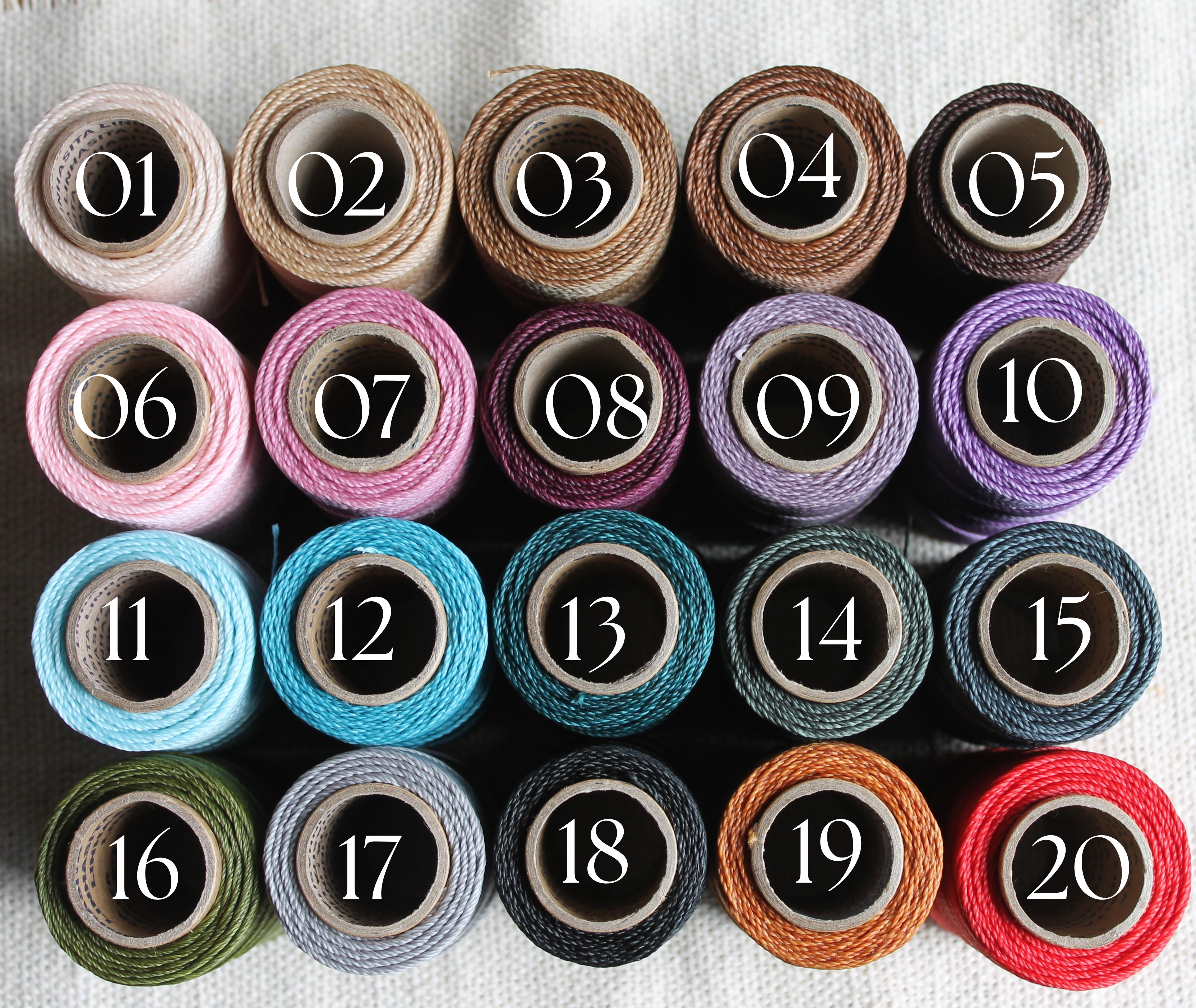 Personalisiertes Armband Makramee Blume goldfarben