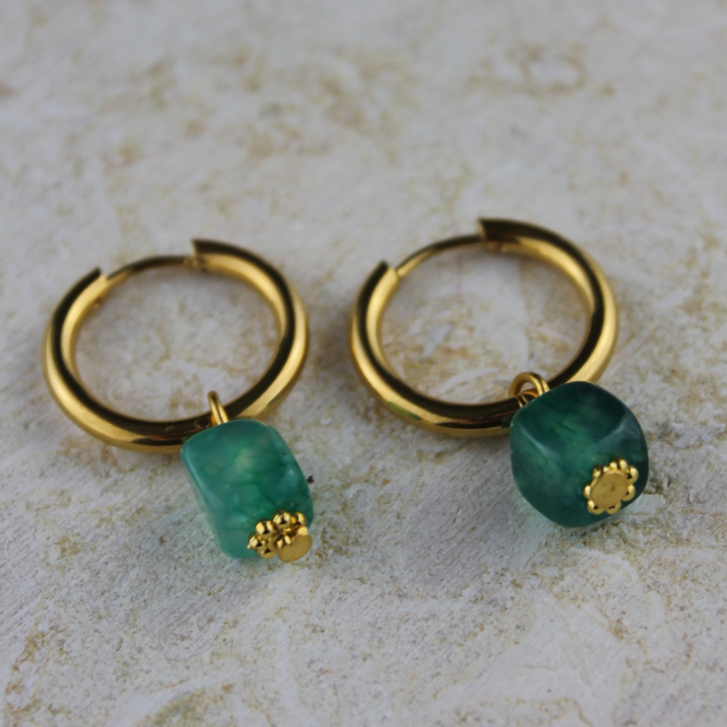 Grüner Achat Edelsteinohrringe goldfarben