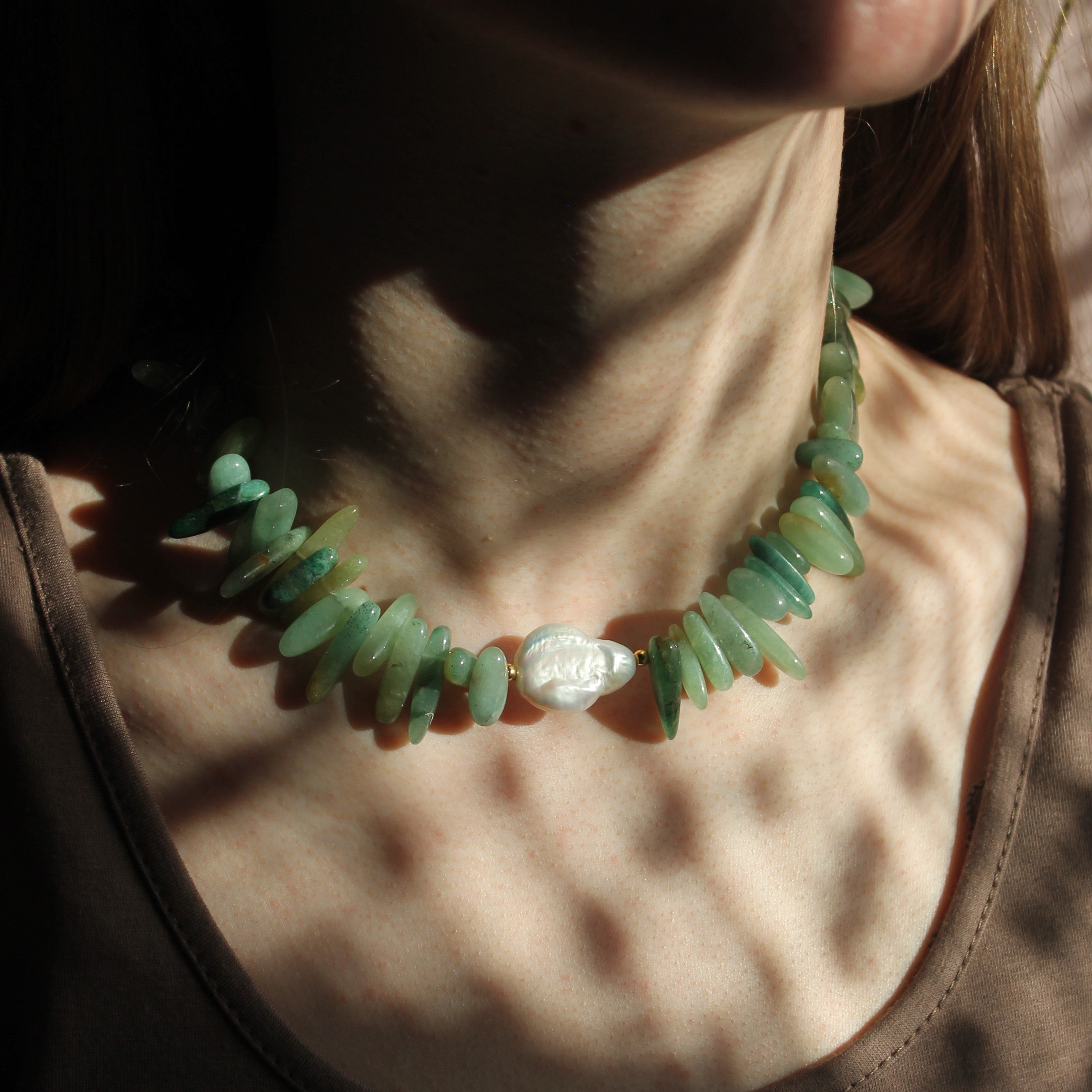 Grüner Aventurin Choker Kette mit Barockperle goldfarben