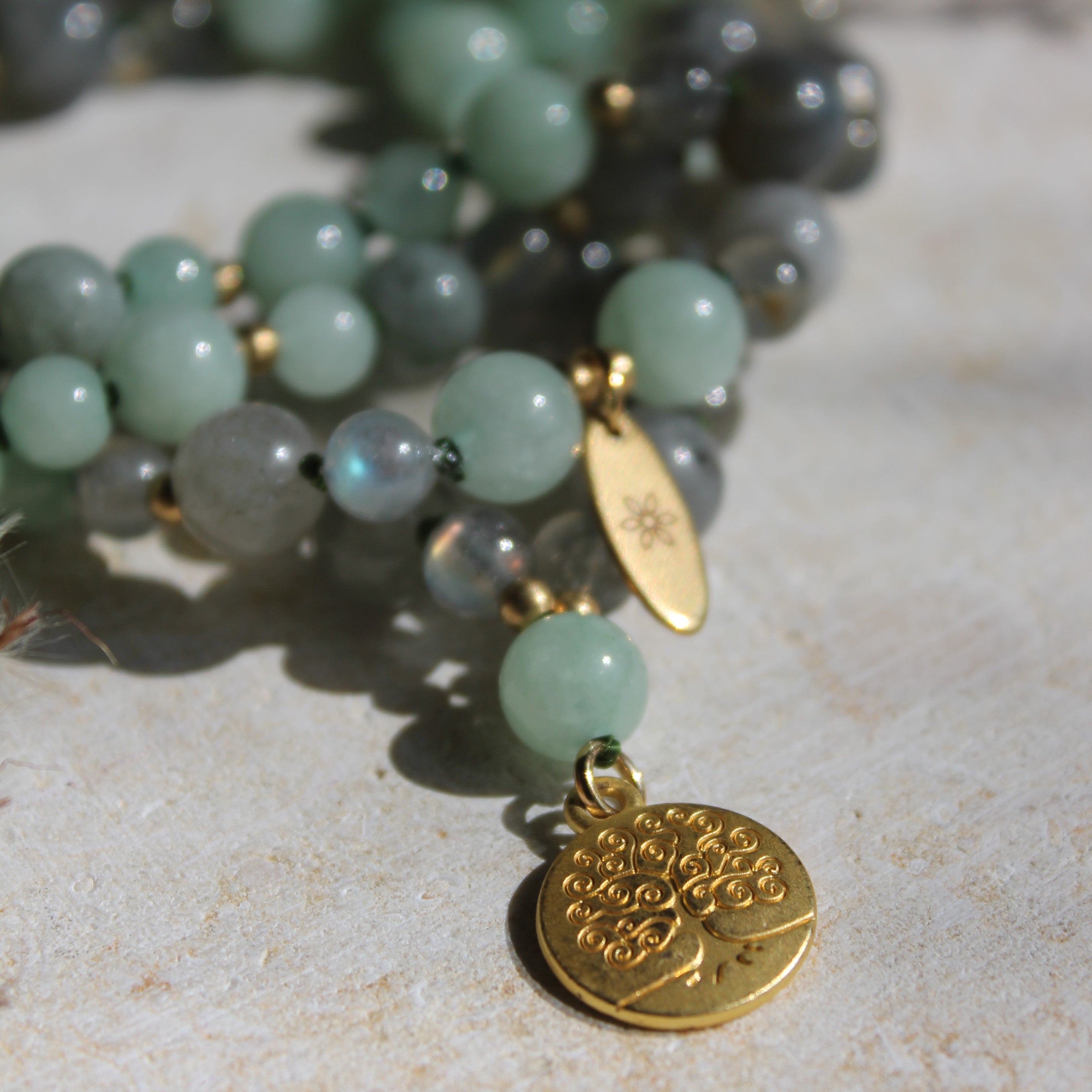 Jade, Labradorit Mala goldfarben
