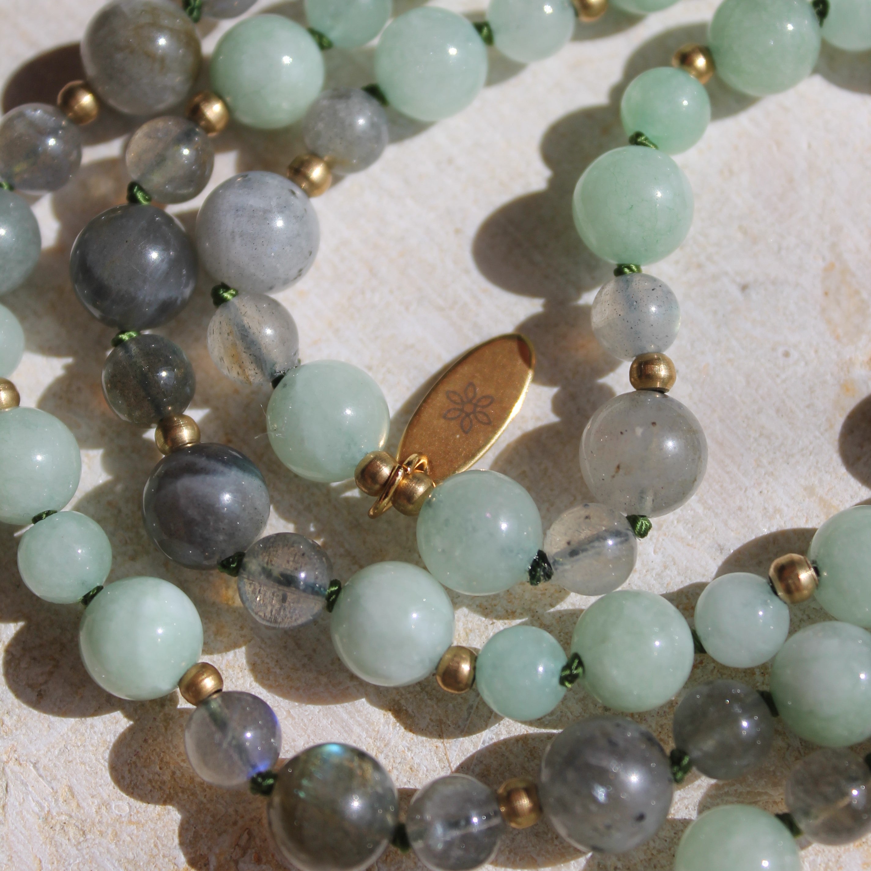 Jade, Labradorit Mala goldfarben