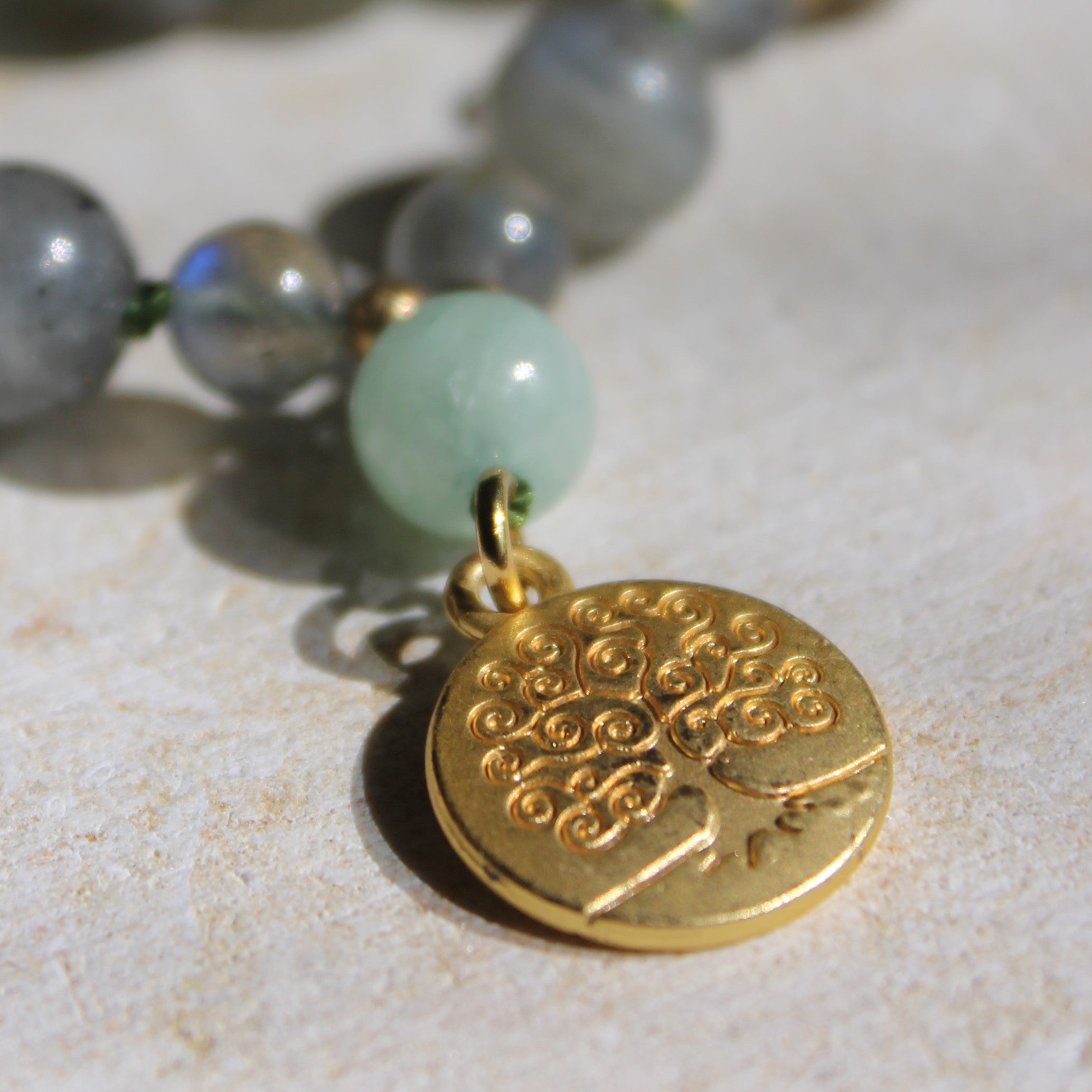 Jade, Labradorit Mala goldfarben