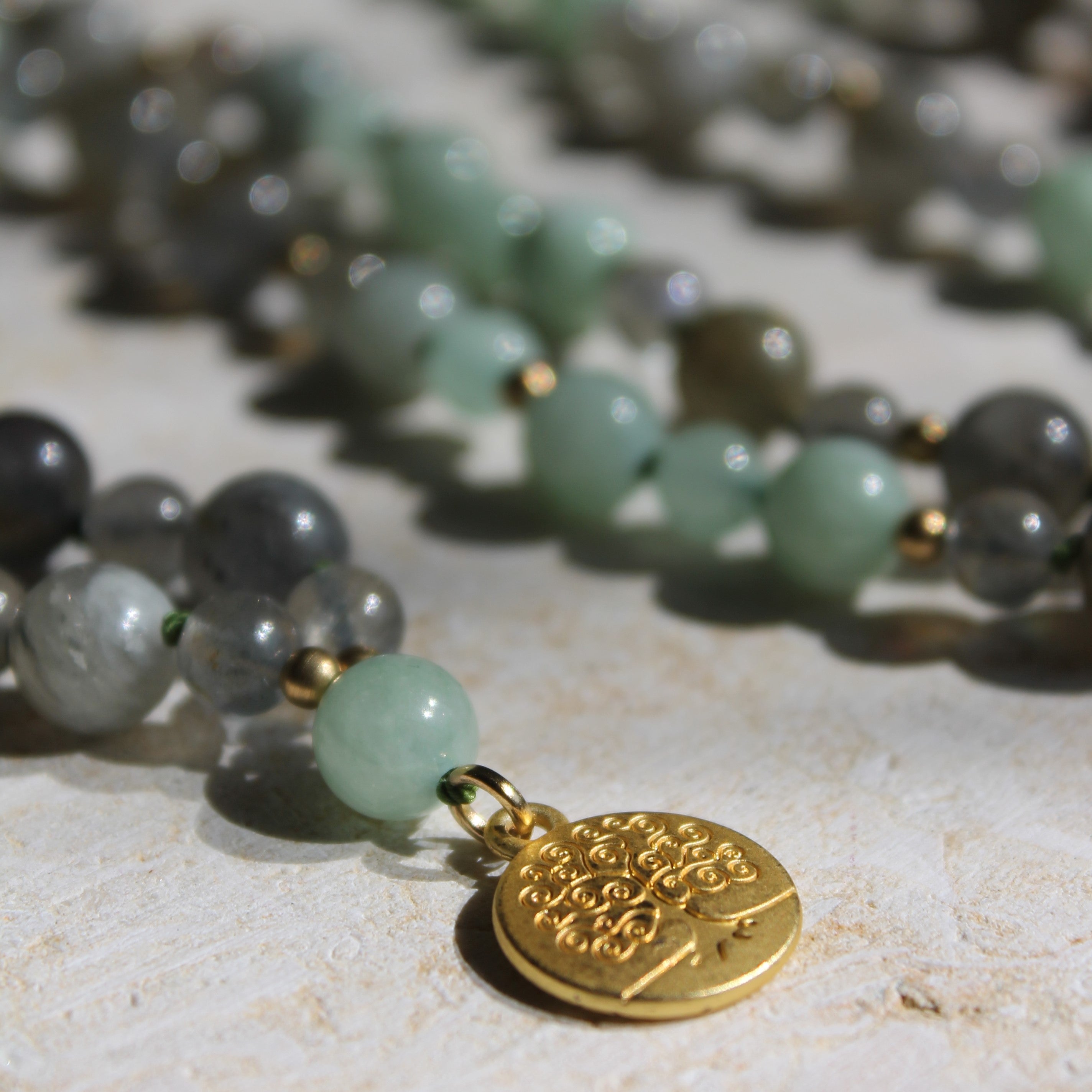 Jade, Labradorit Mala goldfarben