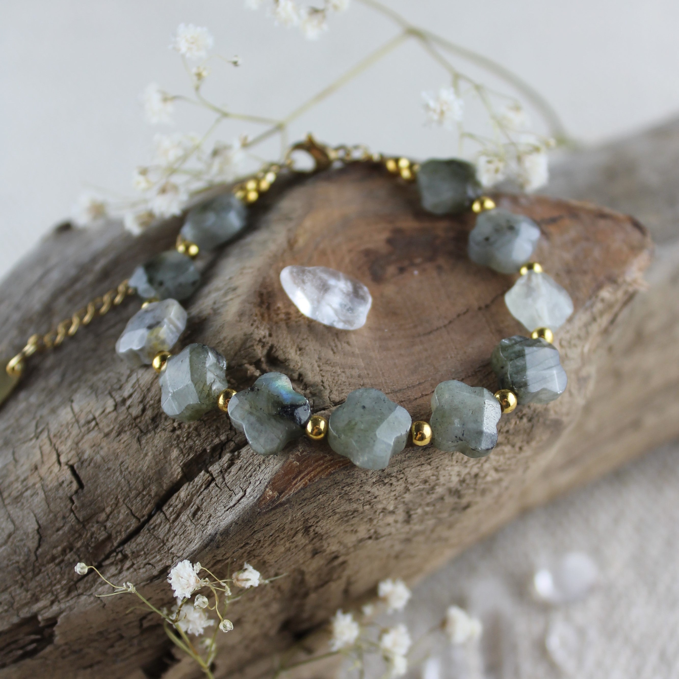 Labradorit Clover Edelsteinarmband mit Verschluss goldfarben