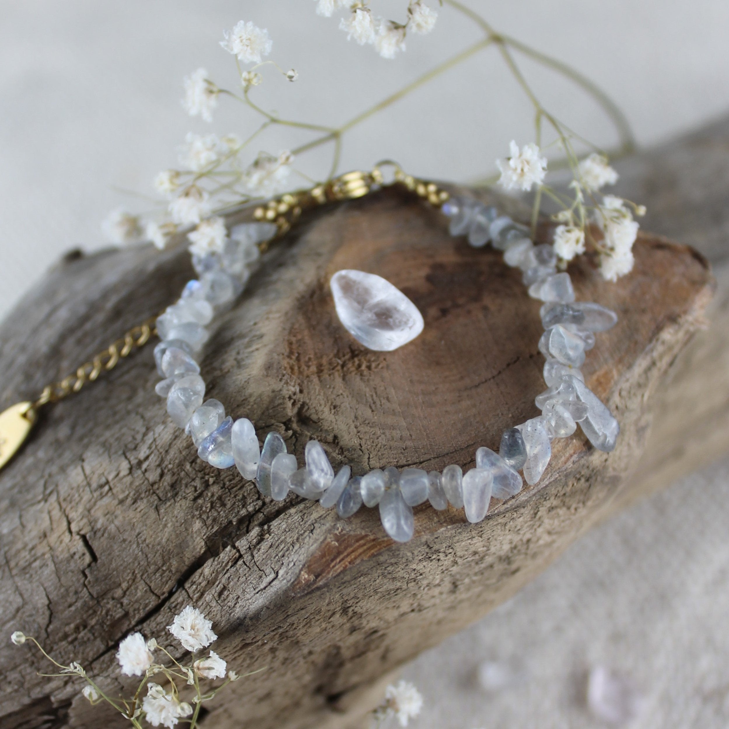 Labradorit Splitter Edelsteinarmband mit Verschluss goldfarben