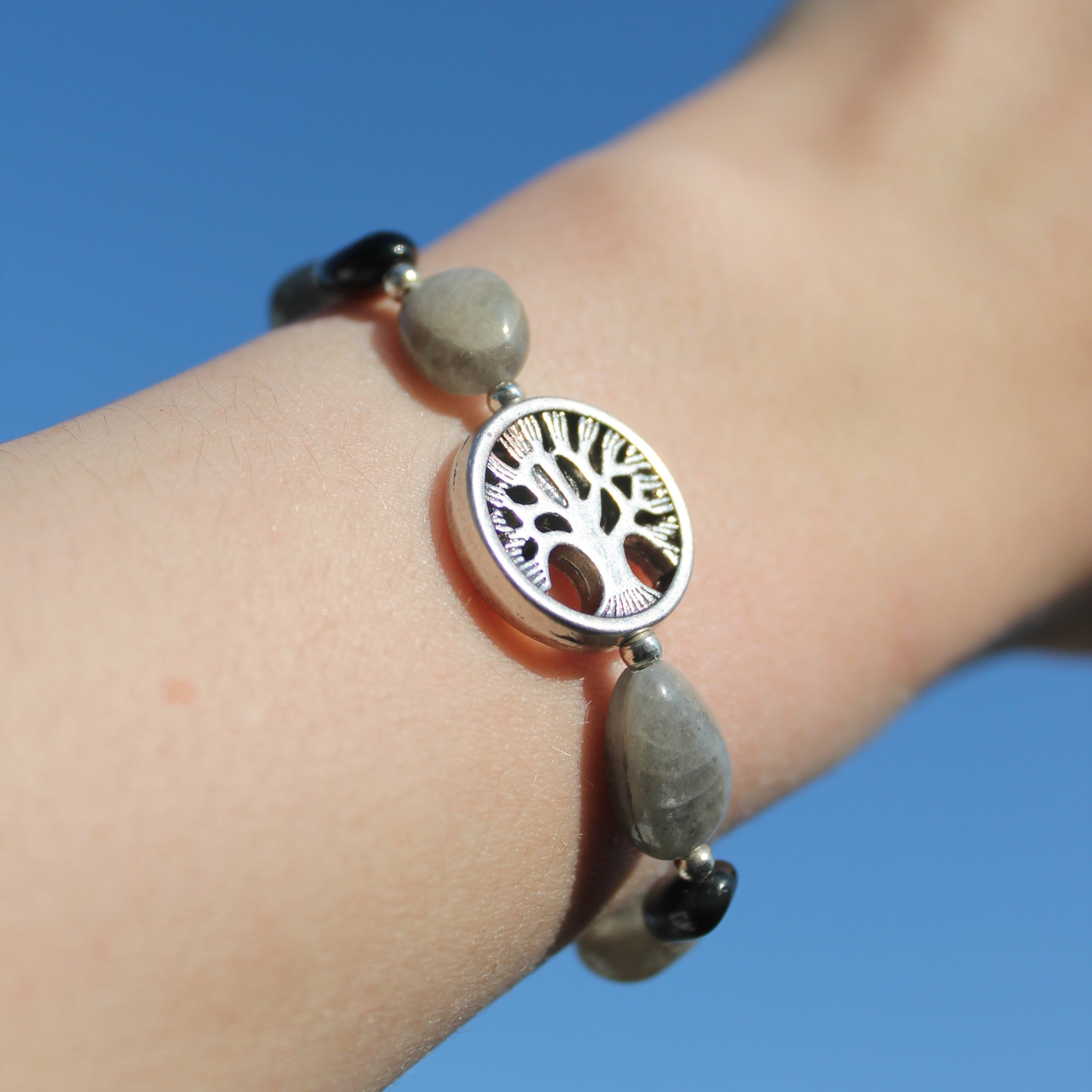 Labradorit Onyx Edelsteinarmband Makramee mit Lebensbaum silberfarben