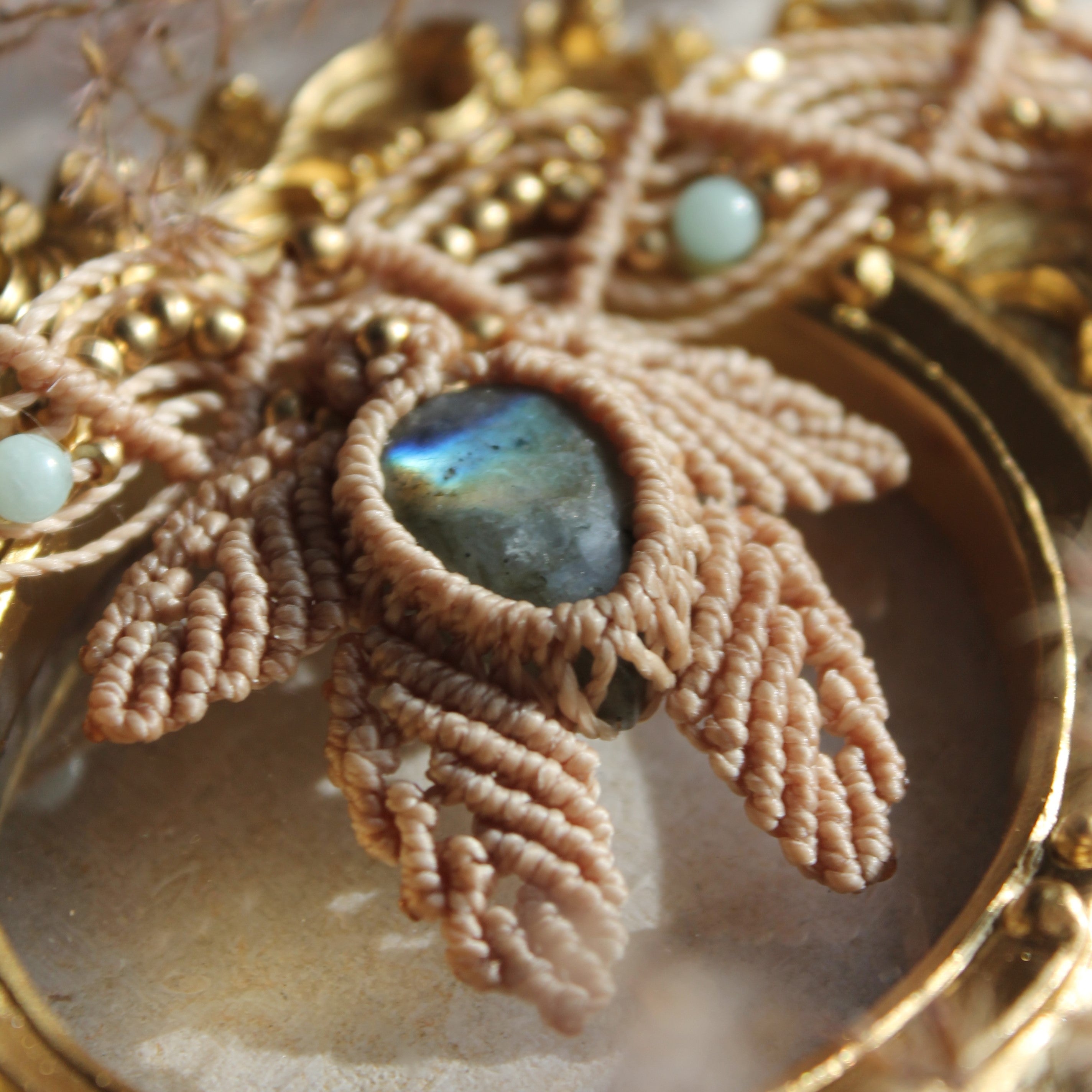 Labradorit Cabochon Turtle Amazonit Choker Kette Makramee goldfarben