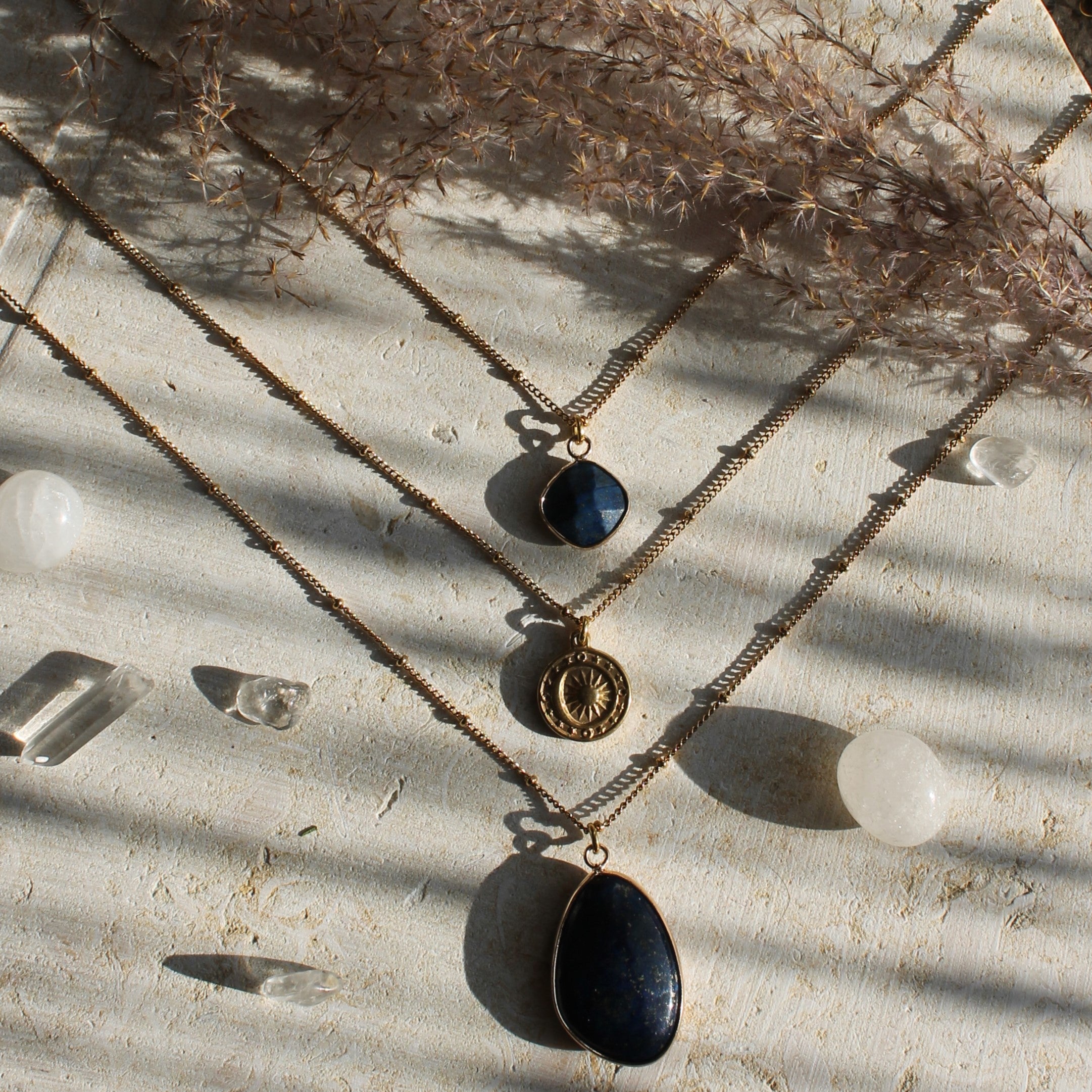 Lapislazuli groß Edelsteinanhänger Kette goldfarben