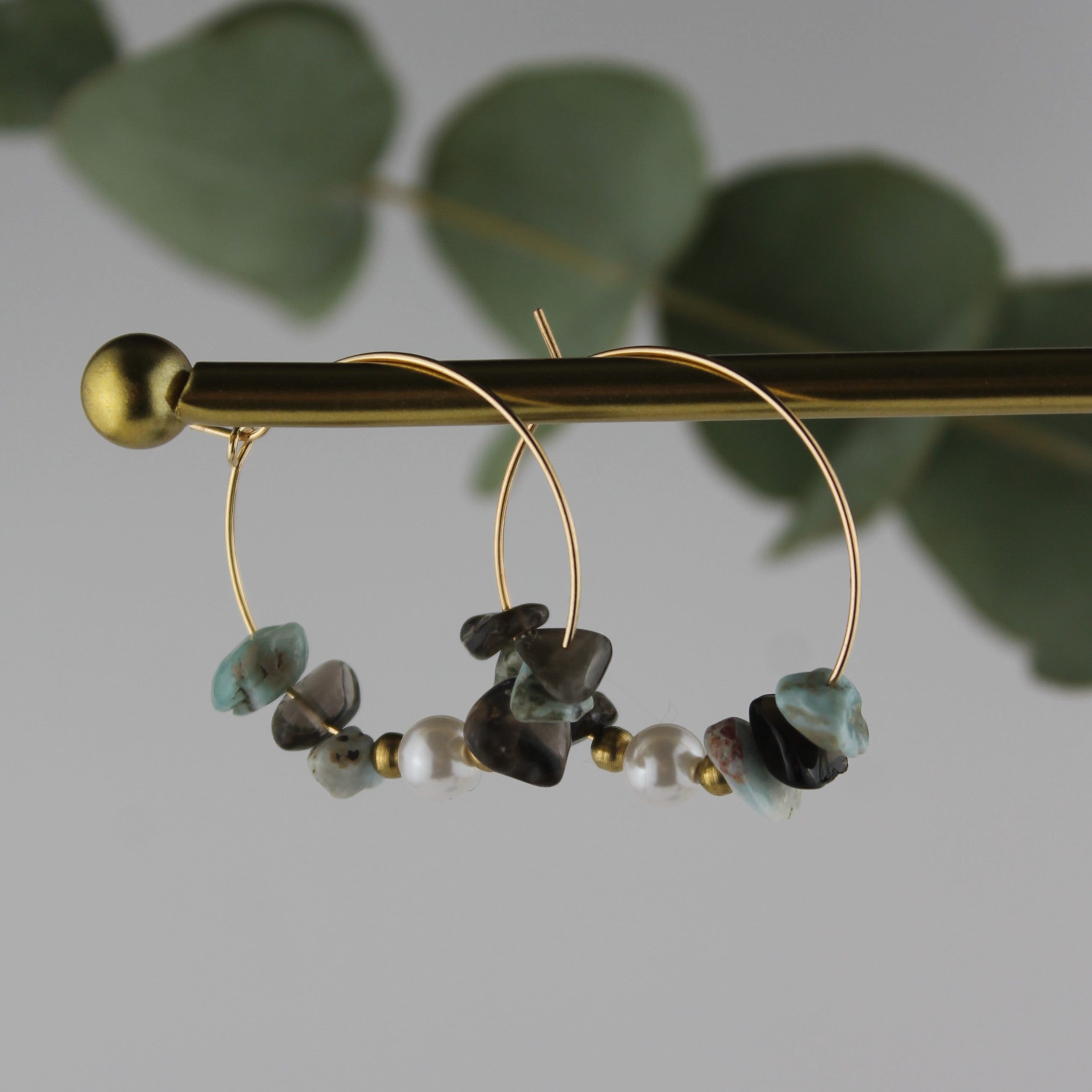Larimar Rauchquarz mit Perlen Edelsteinohrringe goldfarben