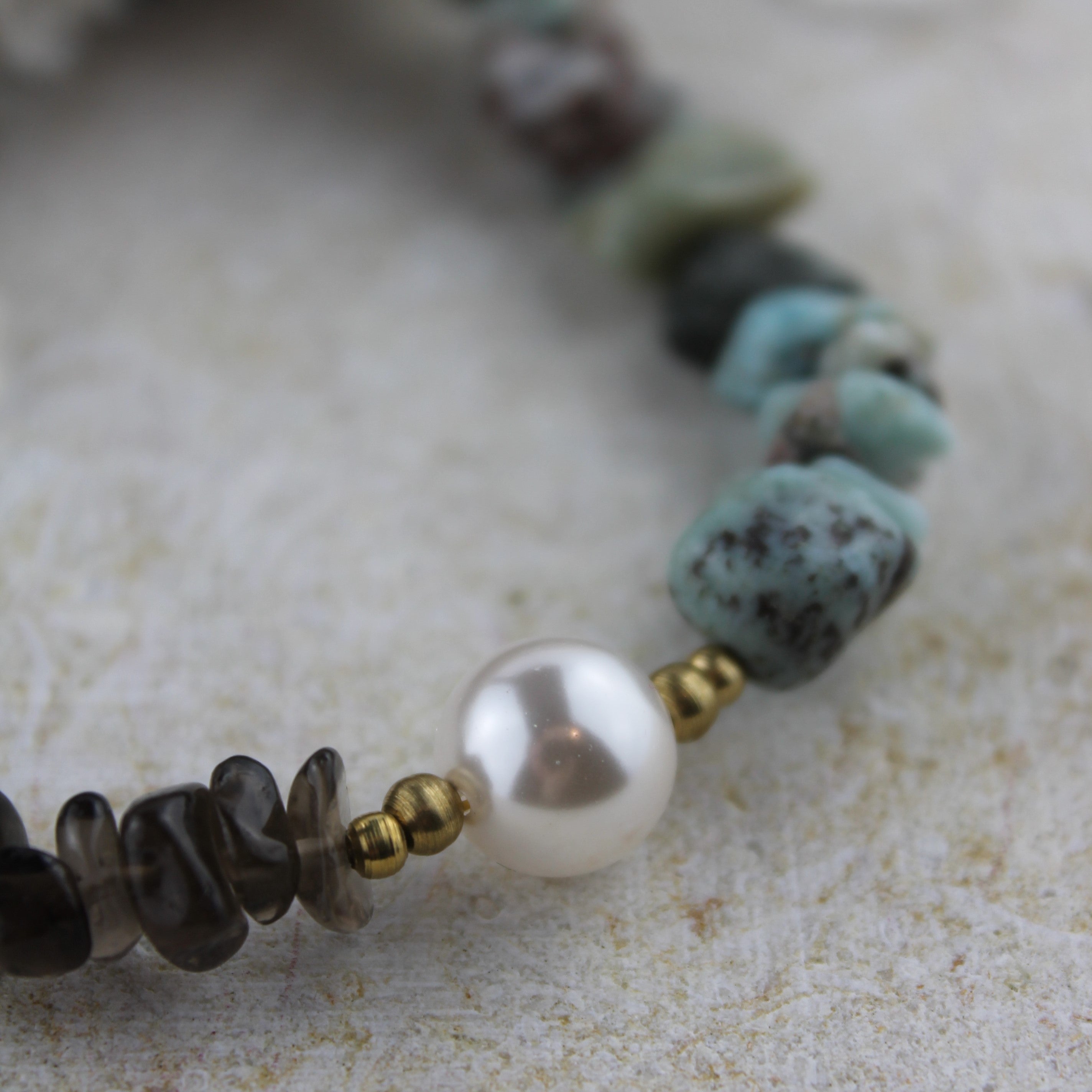 Larimar Rauchquarz mit Perlen Choker Kette goldfarben
