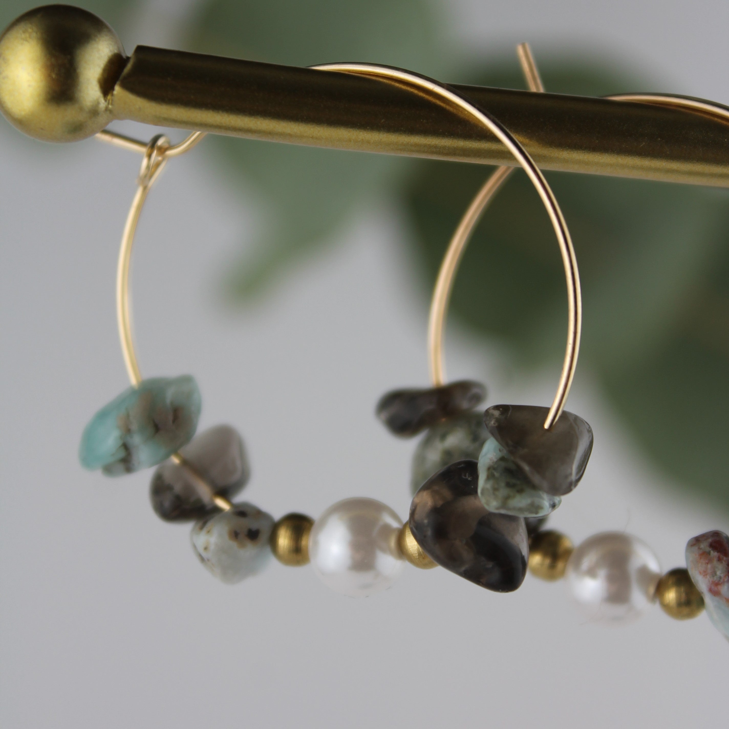 Larimar Rauchquarz mit Perlen Edelsteinohrringe goldfarben