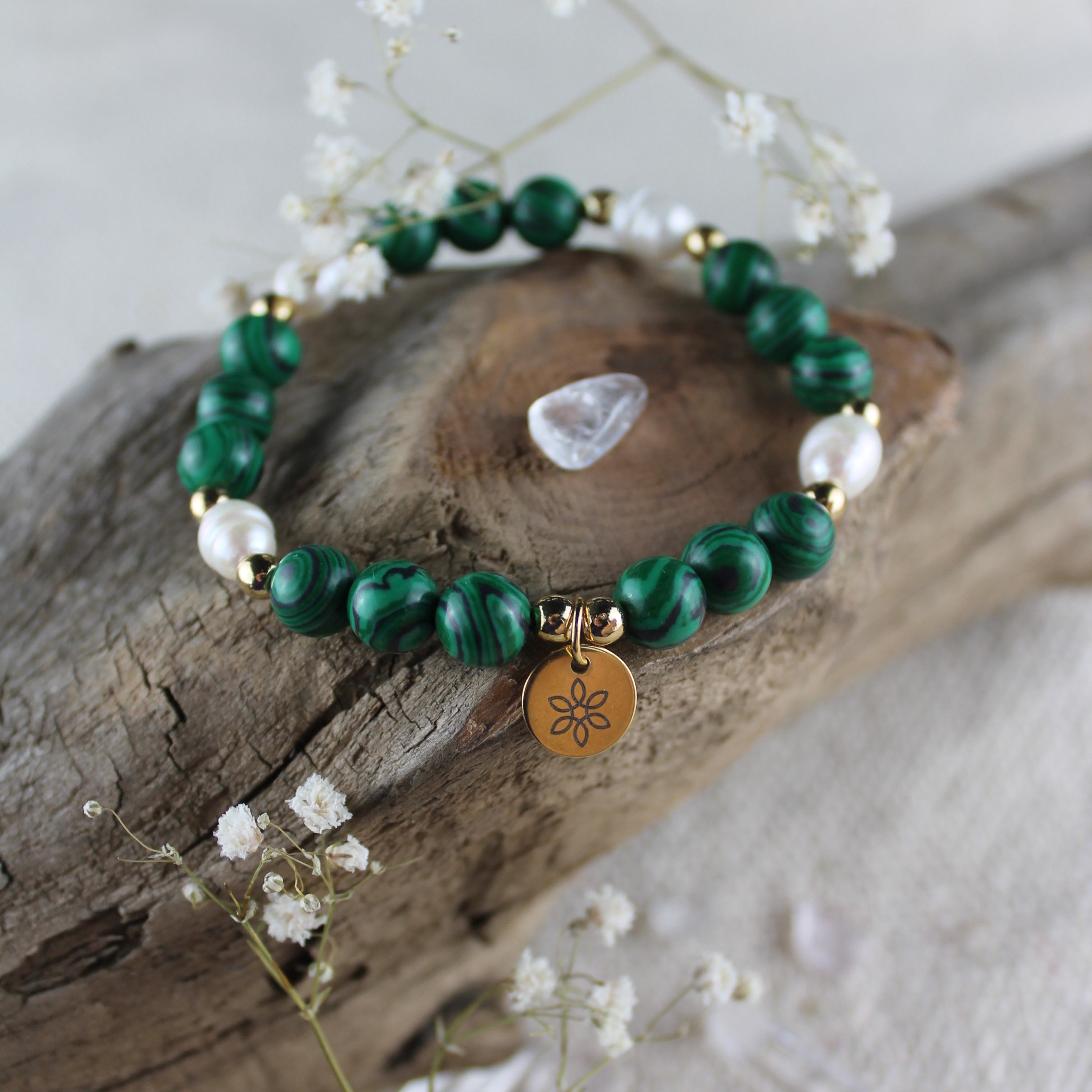 Malachit Edelsteinarmband mit Süßwasserperlen goldfarben