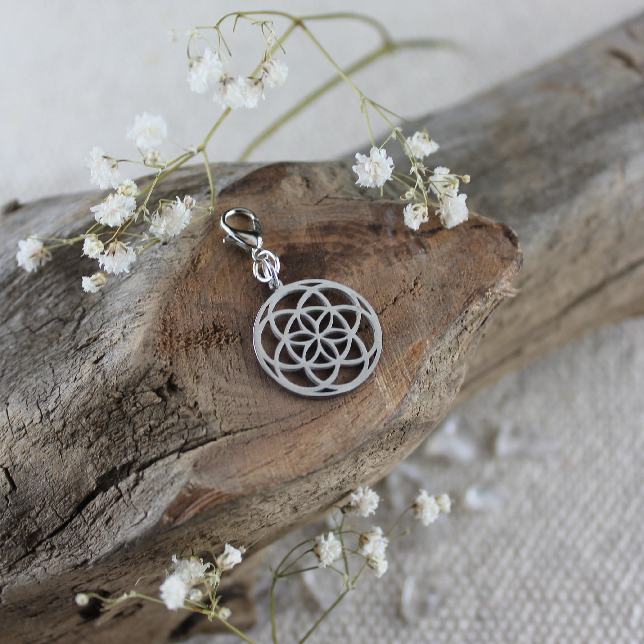 Mandala Charm Anhänger gold- oder silberfarben