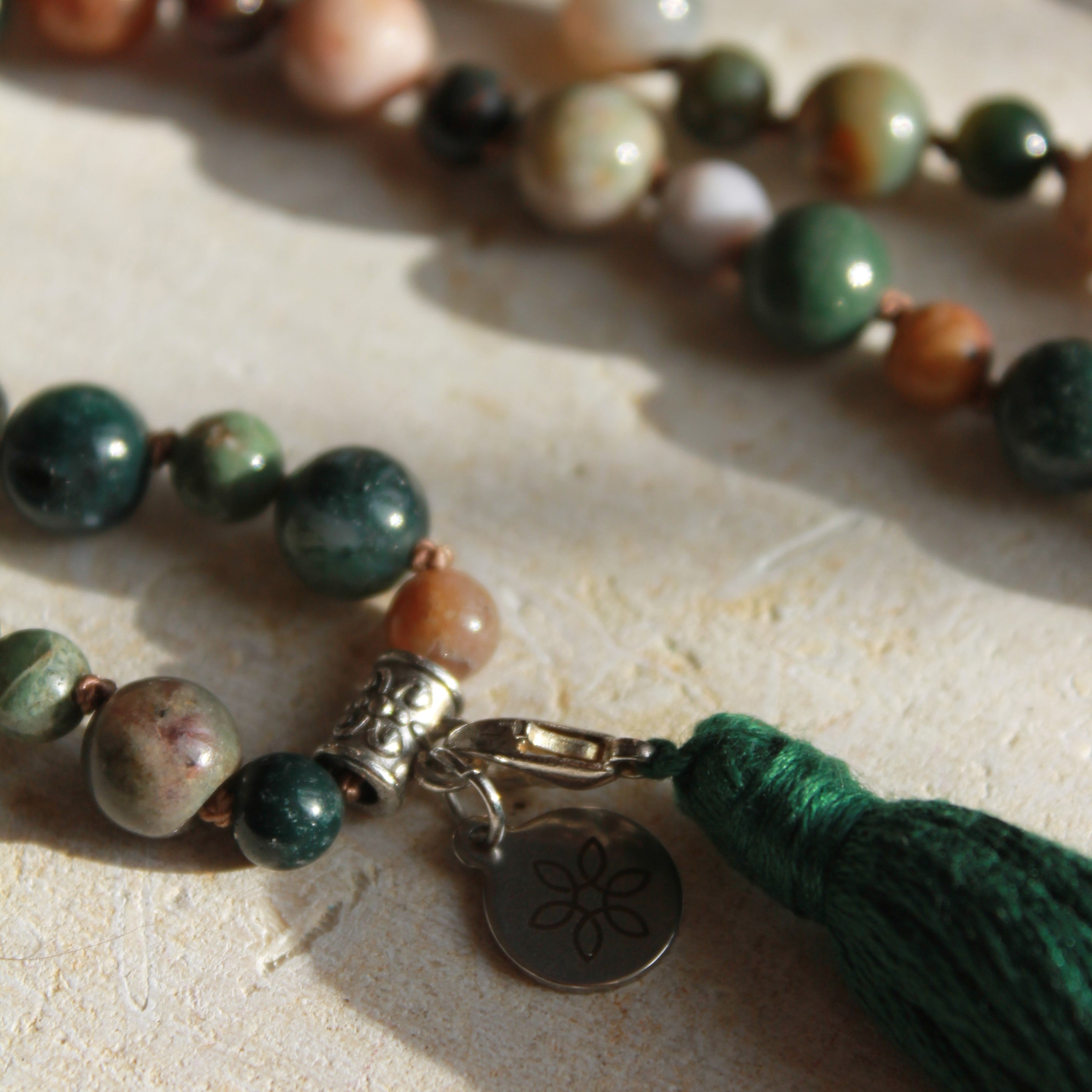 Moosachat Mala silberfarben