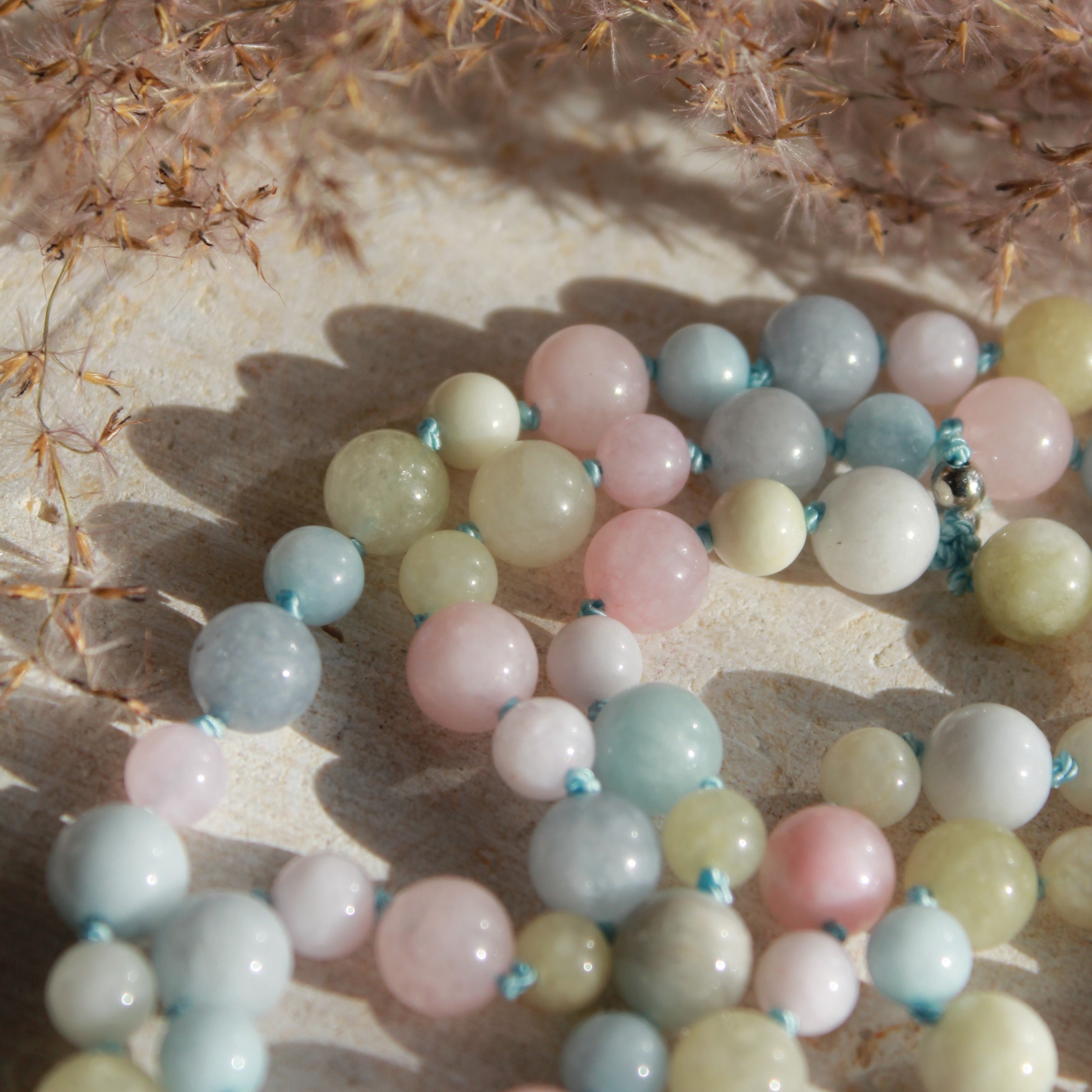 Morganit Mala silberfarben